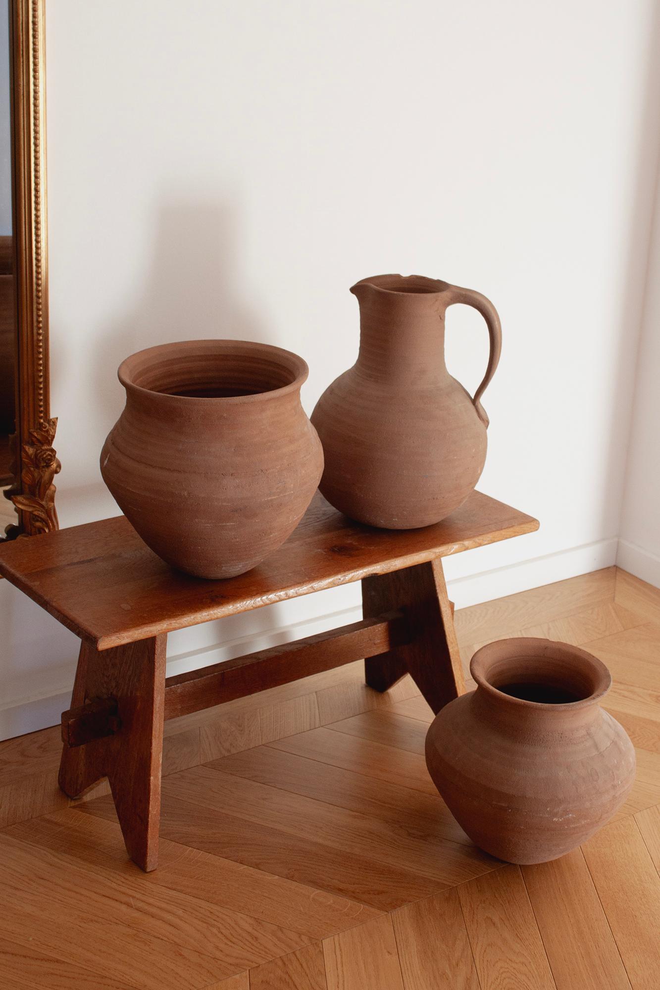 Stile provenzale Vaso grande in terracotta, tornito a mano, dai toni della terra in vendita