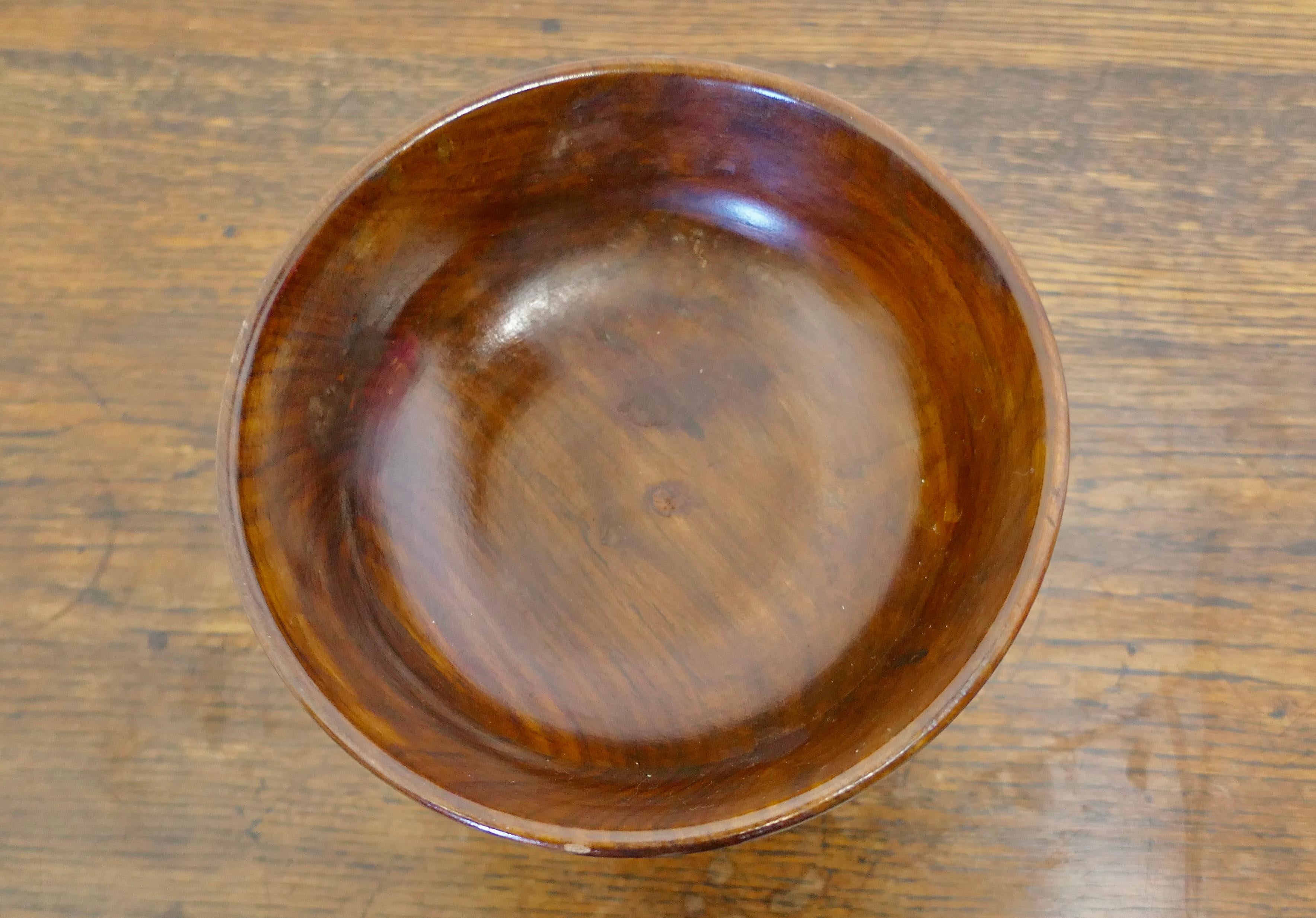Hand Turned French Yew Wood Fruit Bowl In Good Condition In Chillerton, Isle of Wight