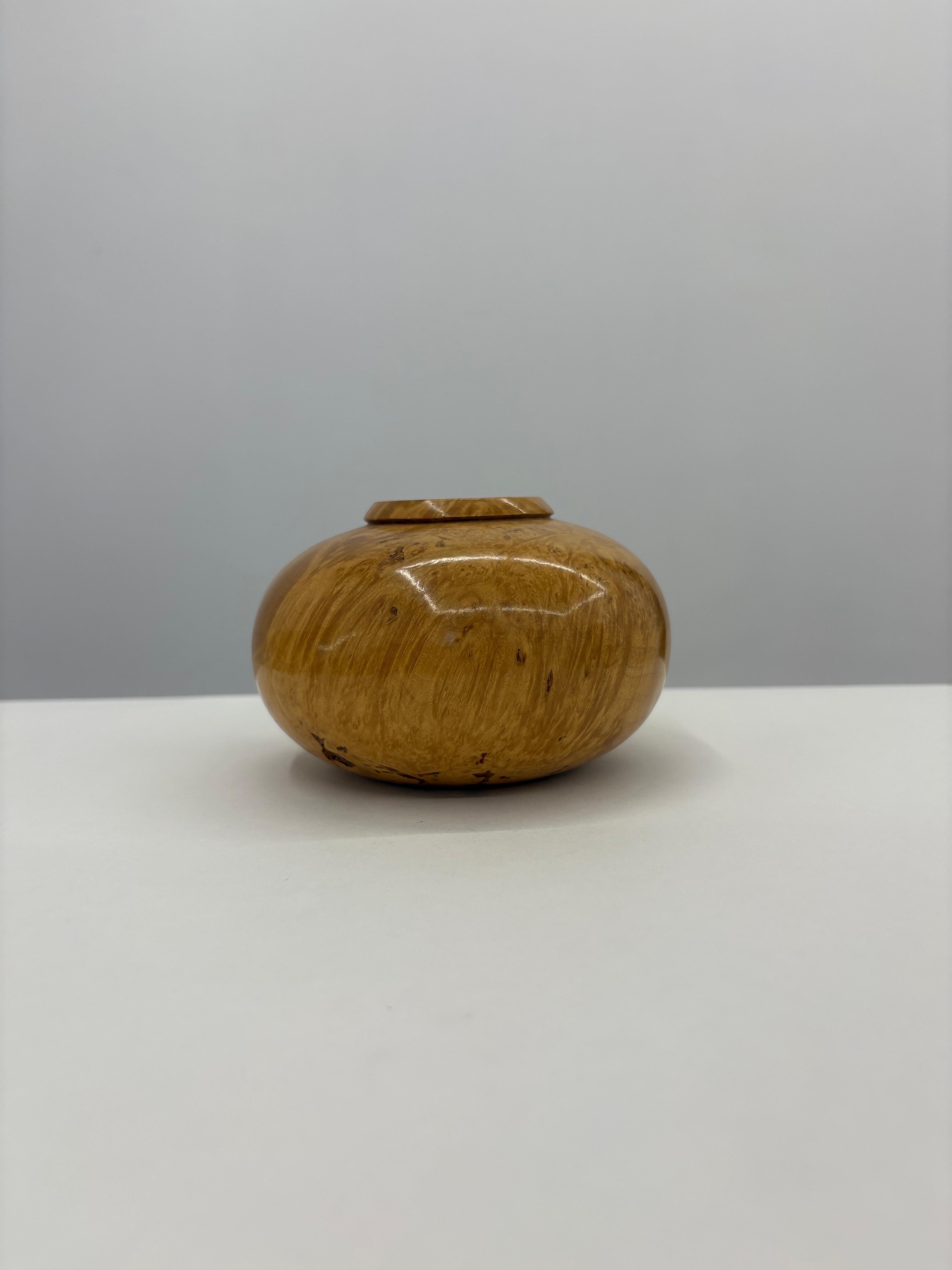 Nodo Vaso in legno di acero tornito a mano di D. A. - Studio Sculptural Studio A. in vendita