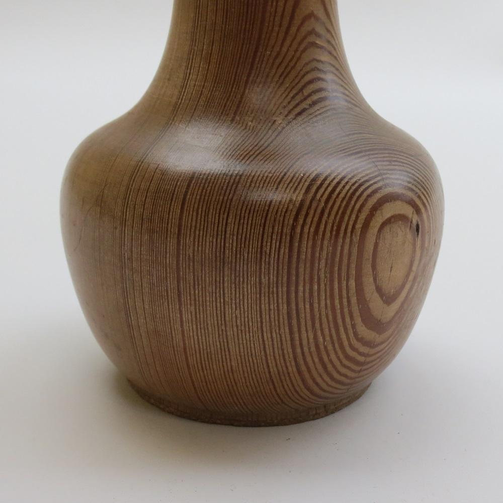 English Hand Turned Vintage Pine Vase Sculpture For Sale