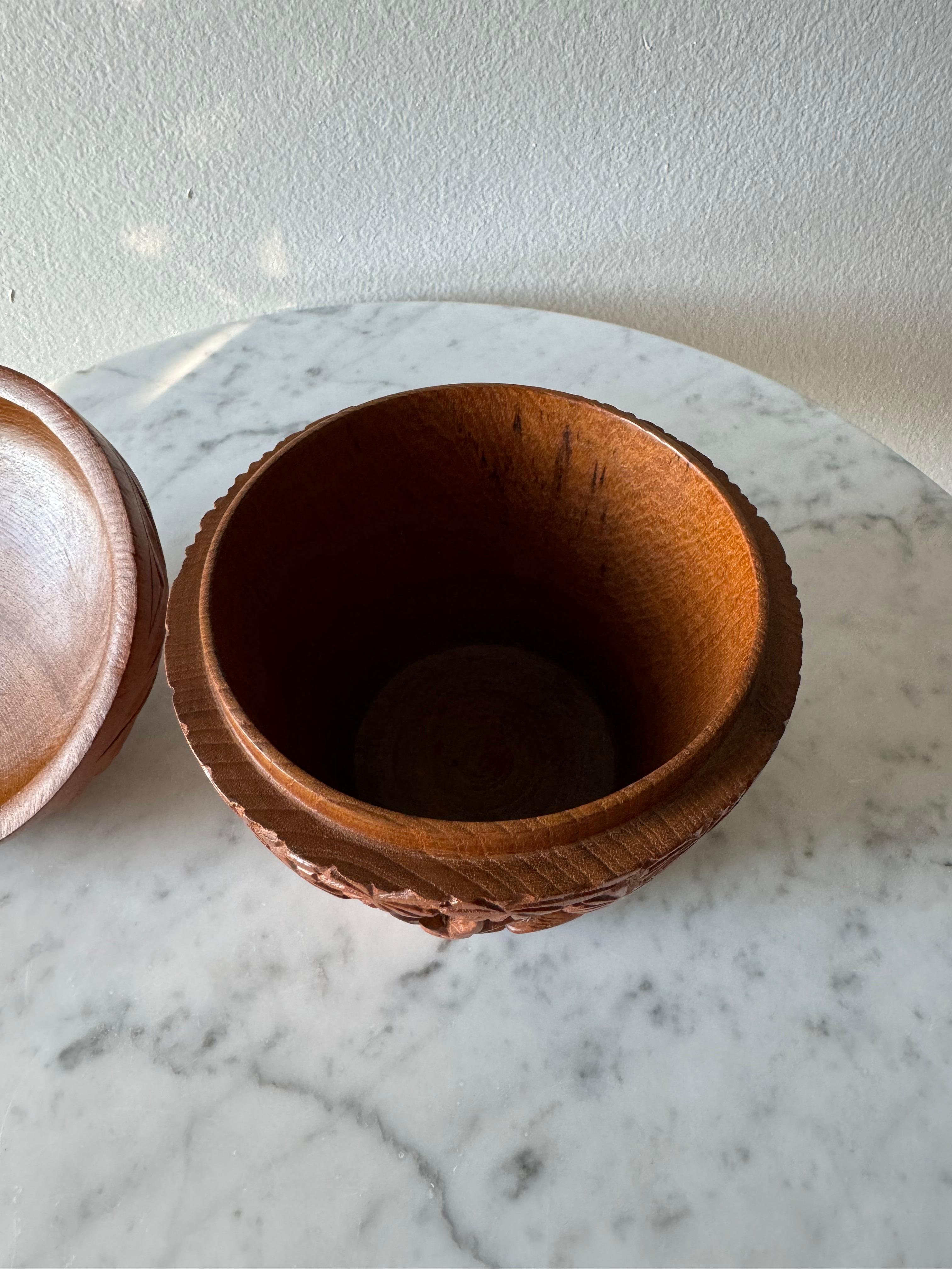 Hand Carved Wooden Lidded Jar/Pot. For Sale 3