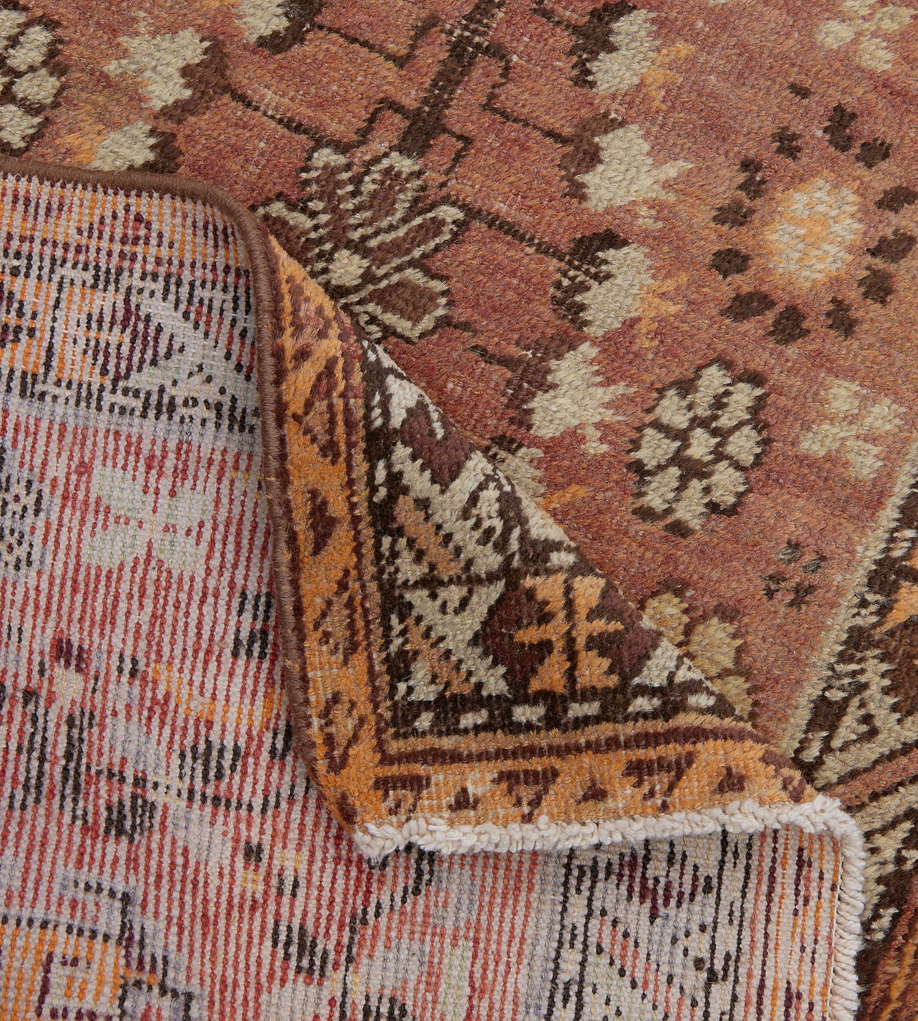 Chemin de table en laine Khotan à motifs floraux, tissé à la main à l'ancienne, de couleur brun renard en vente 3