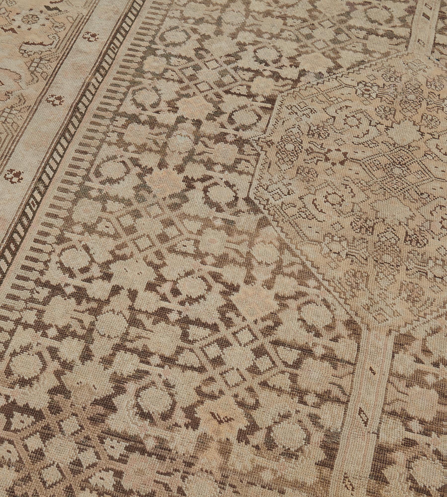 Handgewebter antiker kaukasischer Karabagh-Teppich aus Wolle (19. Jahrhundert) im Angebot