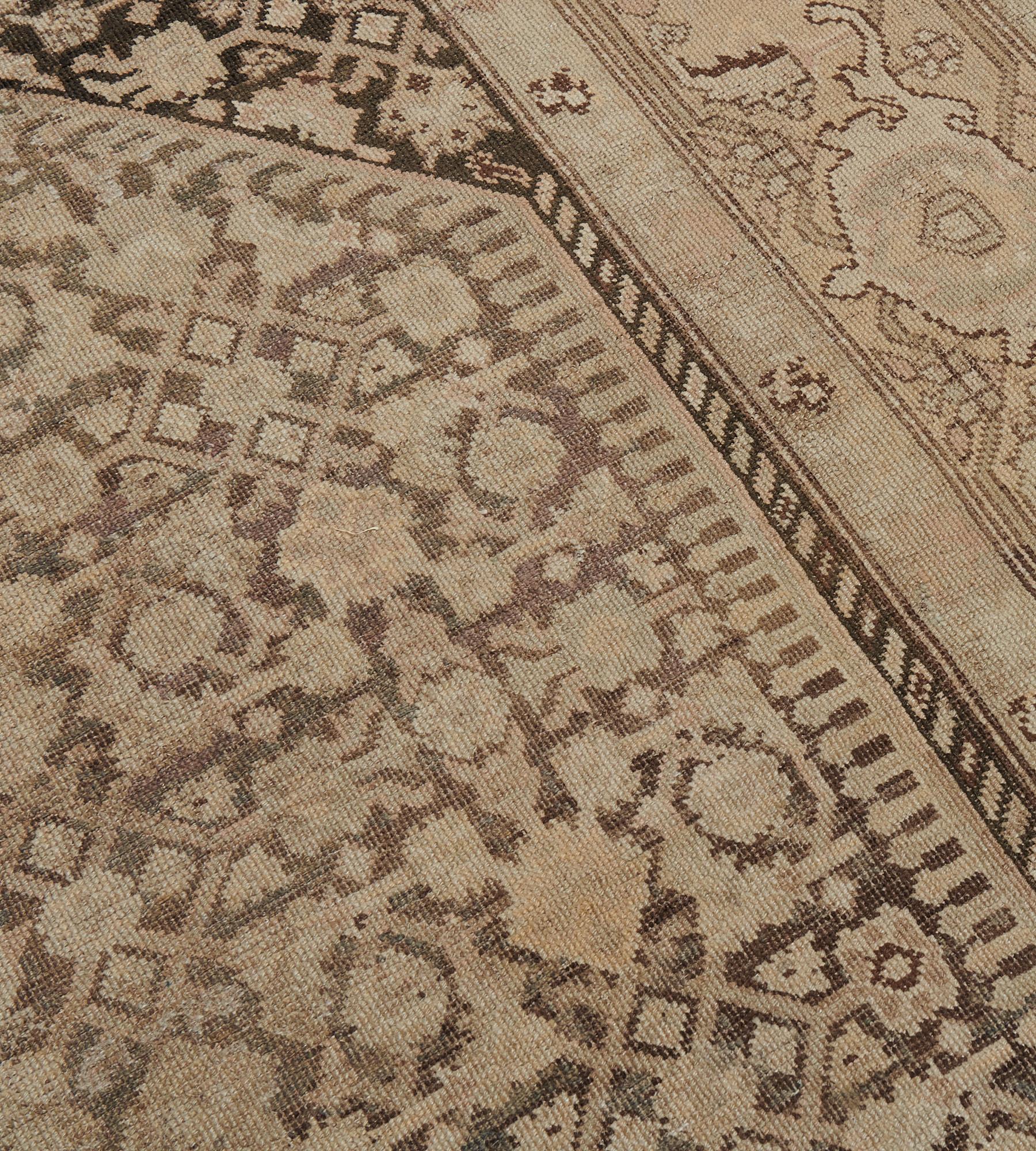 Handgewebter antiker kaukasischer Karabagh-Teppich aus Wolle im Angebot 2