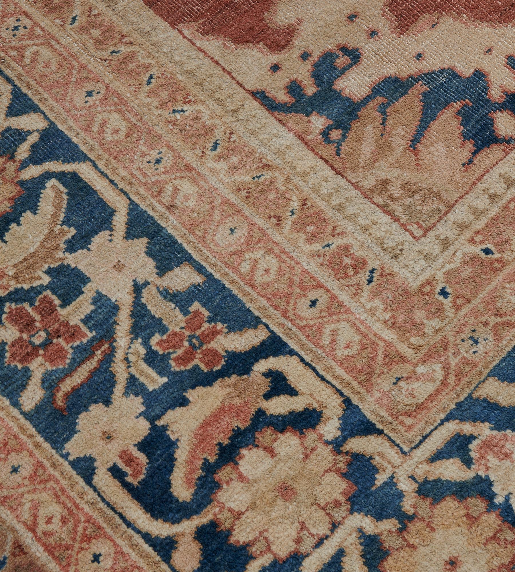 Hand-woven Antique Wool Floral Sultanabad Rug In Good Condition For Sale In West Hollywood, CA