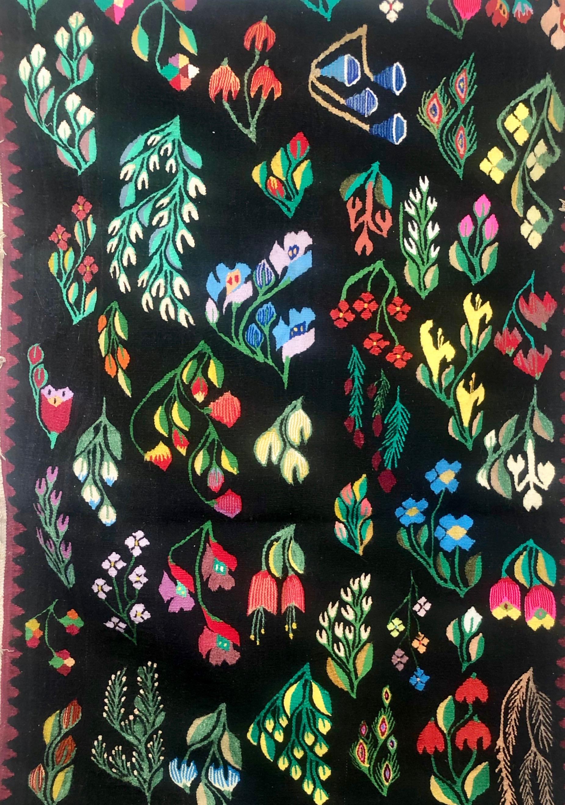 Mid-20th Century Hand Woven Bessarabian Kelim with Floral Pattern, 1940 For Sale