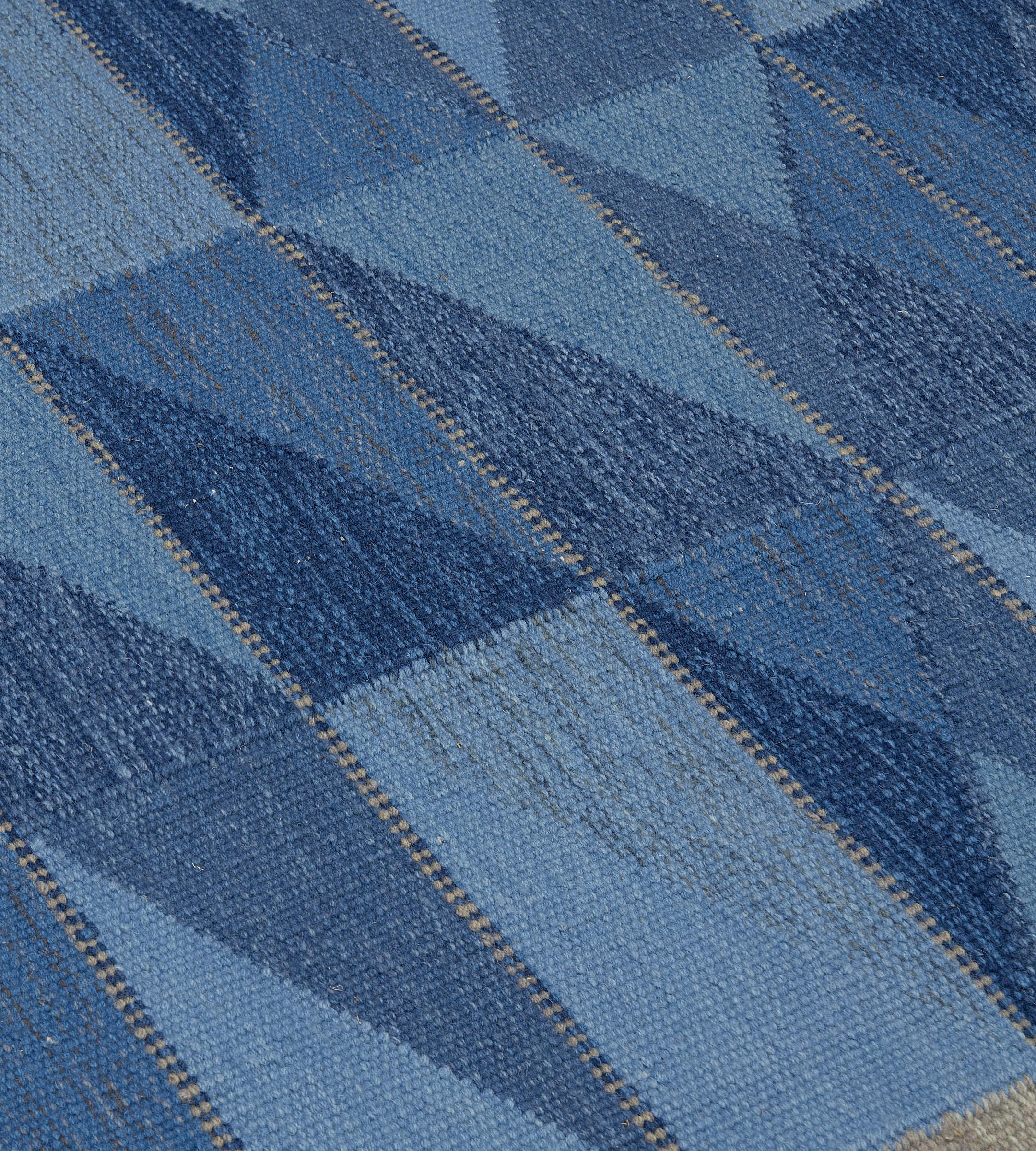 XXI secolo e contemporaneo Tappeto grafico contemporaneo tessuto a mano in 100% lana blu  10'2x13'8 in vendita