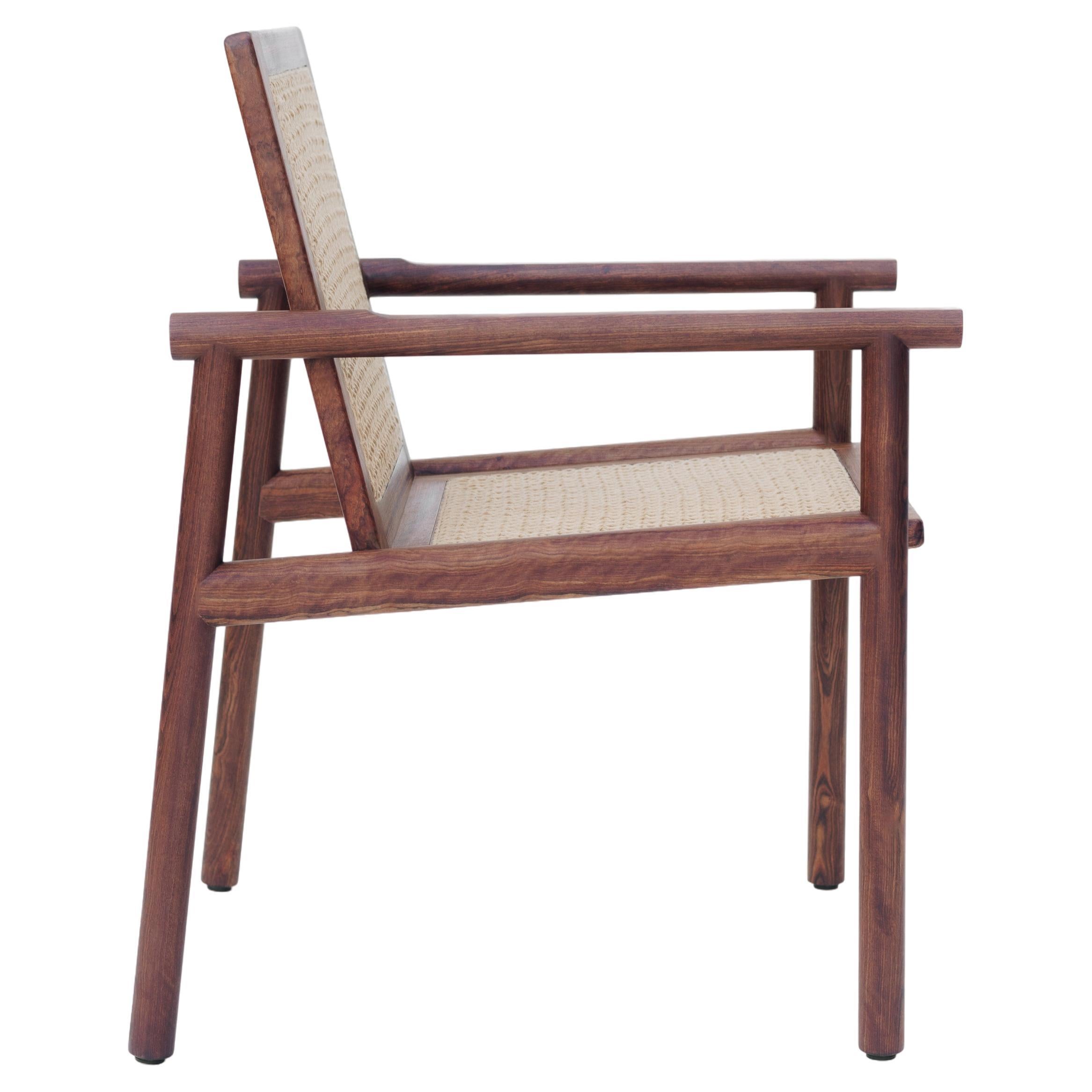 Handgeflochtener Contemporary Stuhl aus karibischem Nussbaum im Angebot