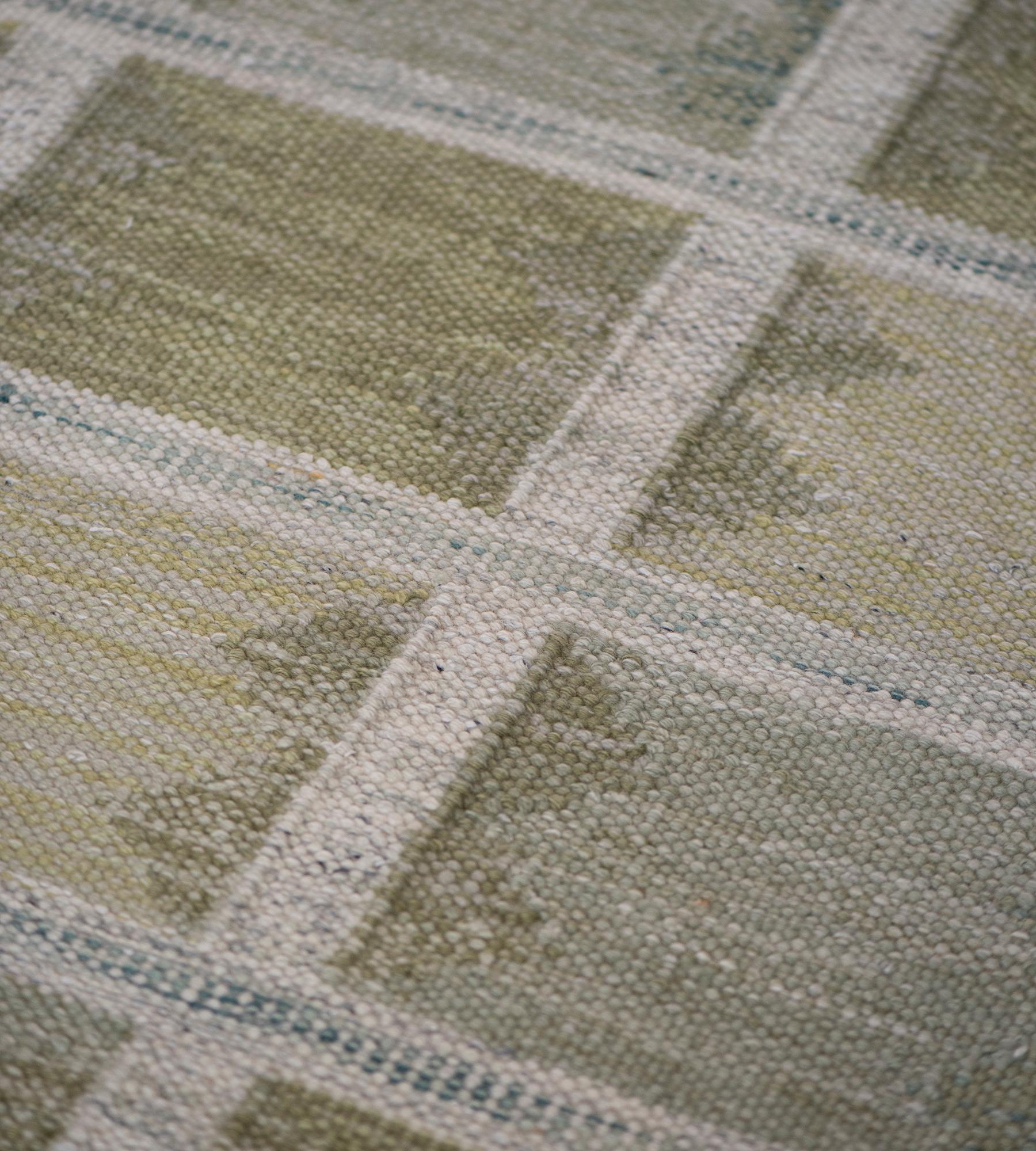 Hand-woven Contemporary Wool Swedish-Inspired Green rug 10'2x13'2 In New Condition For Sale In West Hollywood, CA