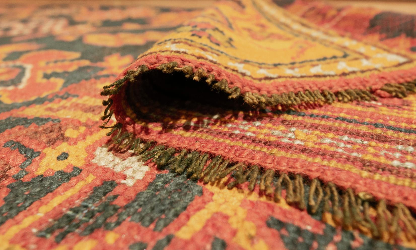 Handgewebter Oushak-Teppich aus Wolle des frühen 20. Jahrhunderts aus Westanatolien (Handgeknüpft) im Angebot