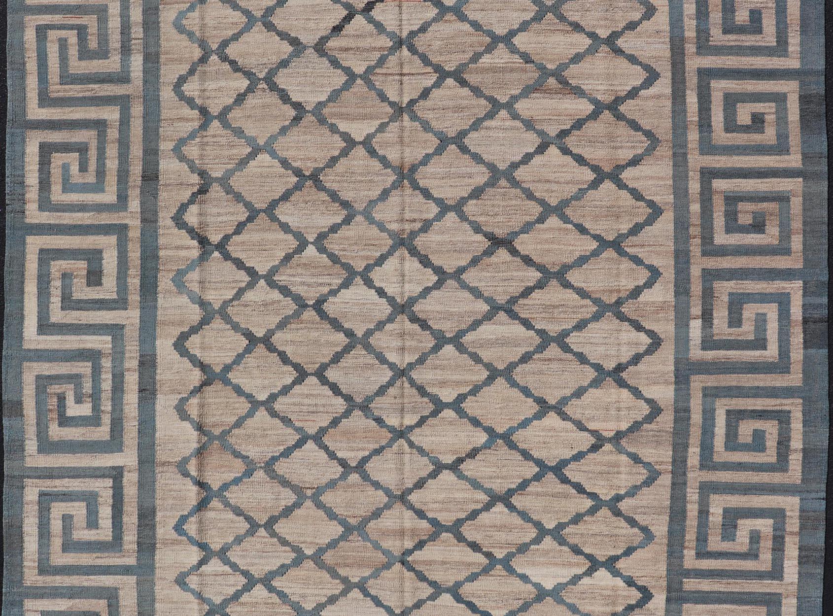 Hand-Woven Flatweave Kilim in Wool with Geometric Diamond & Greek Key Design In Excellent Condition For Sale In Atlanta, GA