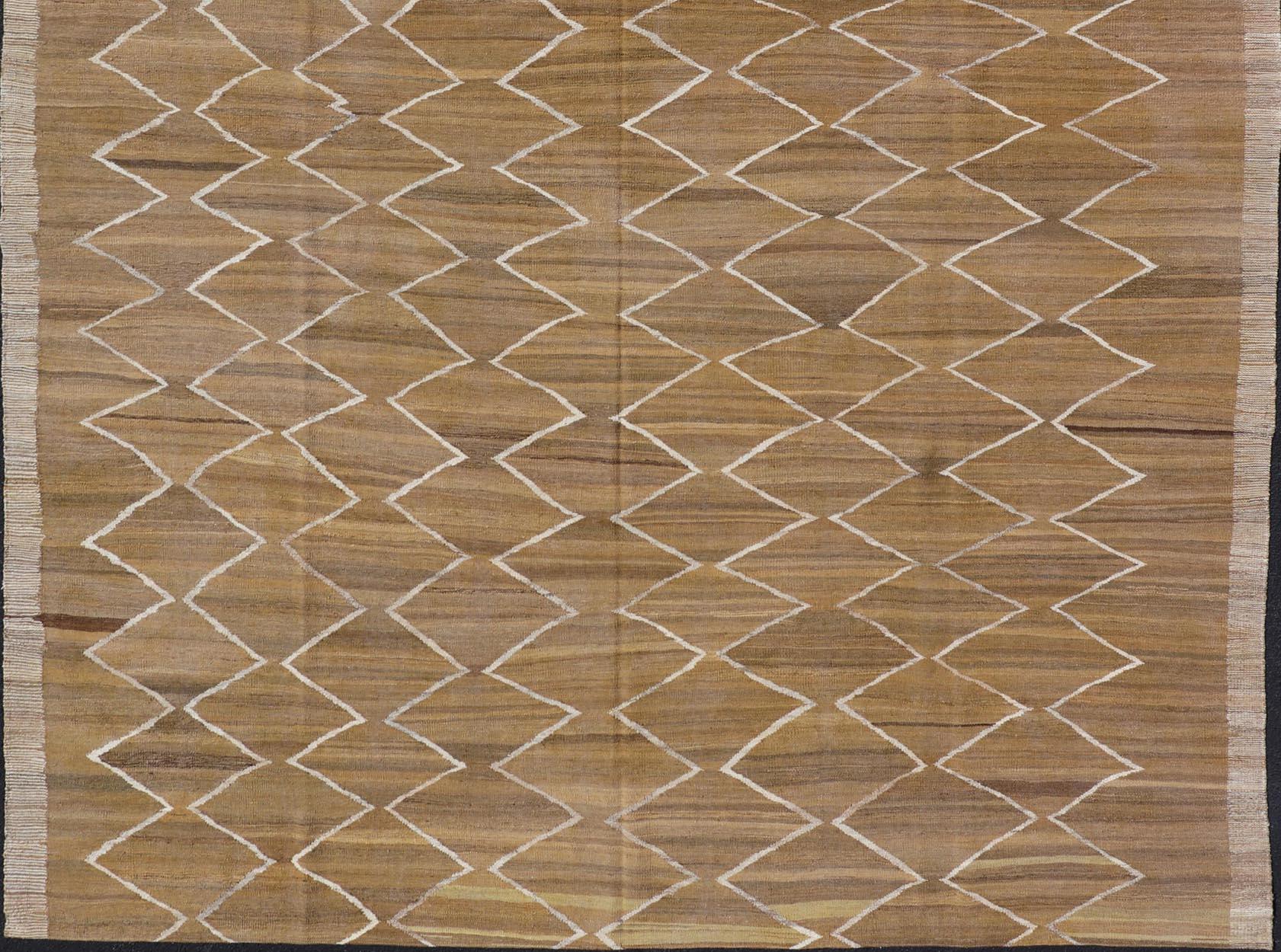 Contemporary Hand-Woven Flatweave Kilim in Wool with Sub-Geometric Design in Marigold & Ivory For Sale