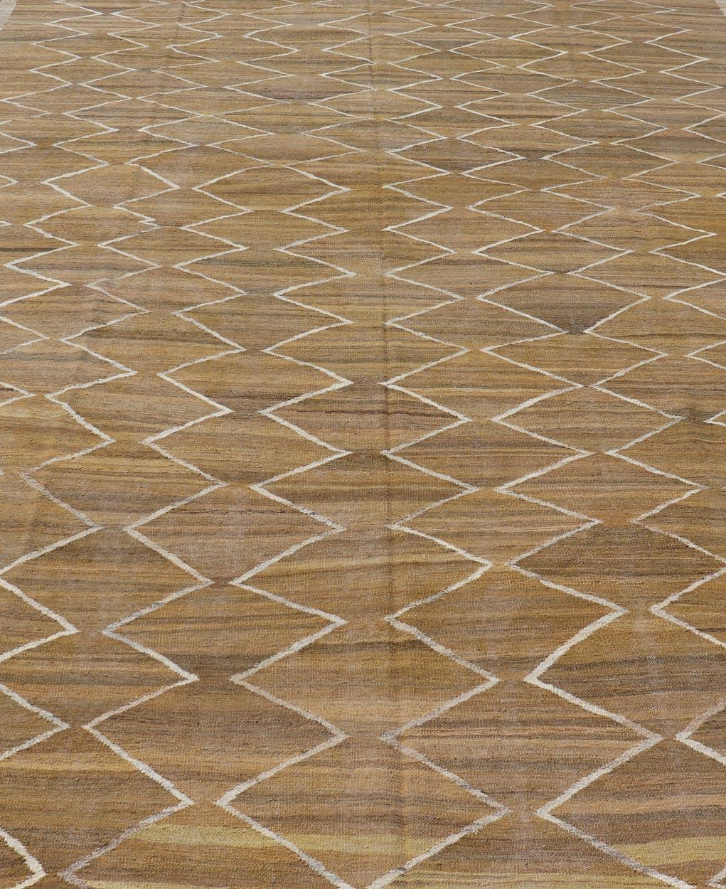 Hand-Woven Flatweave Kilim in Wool with Sub-Geometric Design in Marigold & Ivory For Sale 1