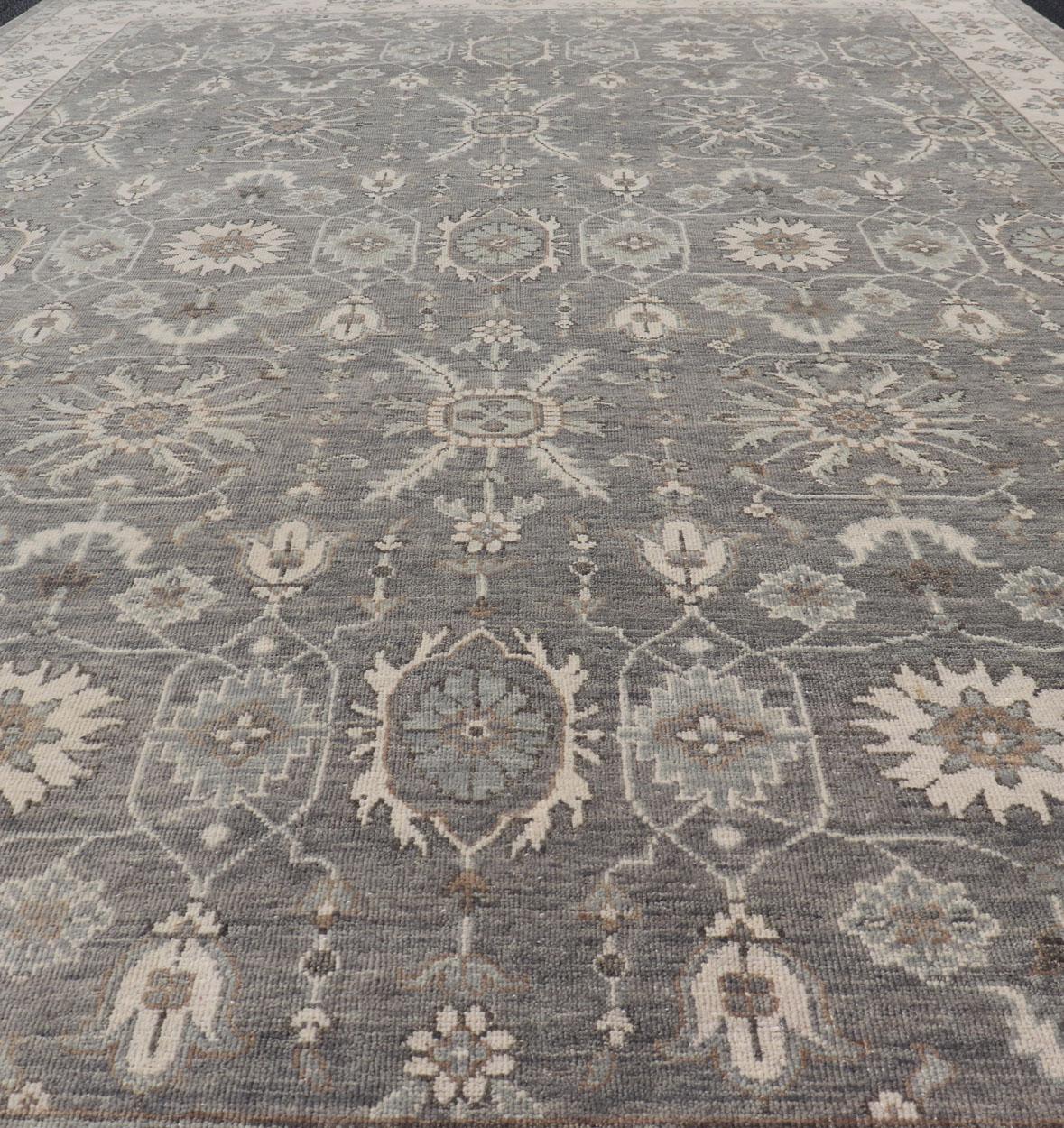 Tappeto indiano Oushak tessuto a mano nei toni del kaki, del grigio e del taupe 8'1 x 12'2 in vendita 4