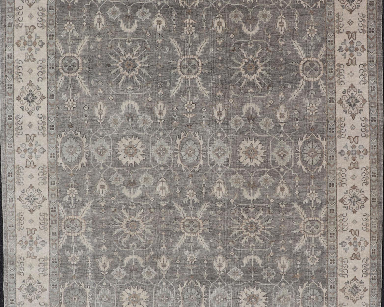 XXI secolo e contemporaneo Tappeto indiano Oushak tessuto a mano nei toni del kaki, del grigio e del taupe 8'1 x 12'2 in vendita