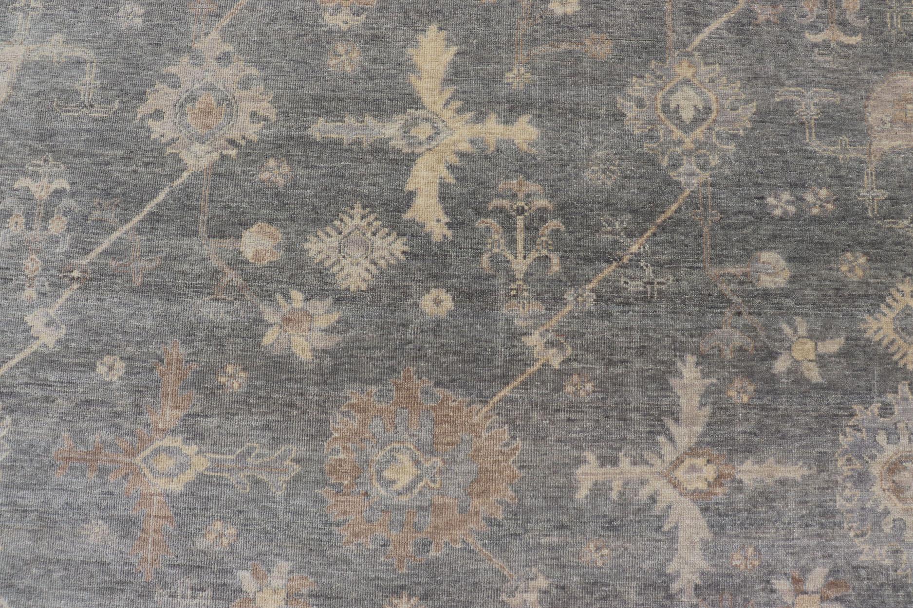 Noué à la main Tapis indien en laine Oushak tiss�é à la main avec des bleus et des gris délavés 11'10 x 15'2 en vente