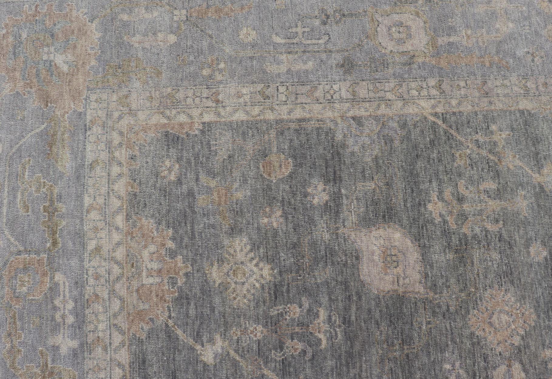 XXIe siècle et contemporain Tapis indien en laine Oushak tissé à la main avec des bleus et des gris délavés 11'10 x 15'2 en vente