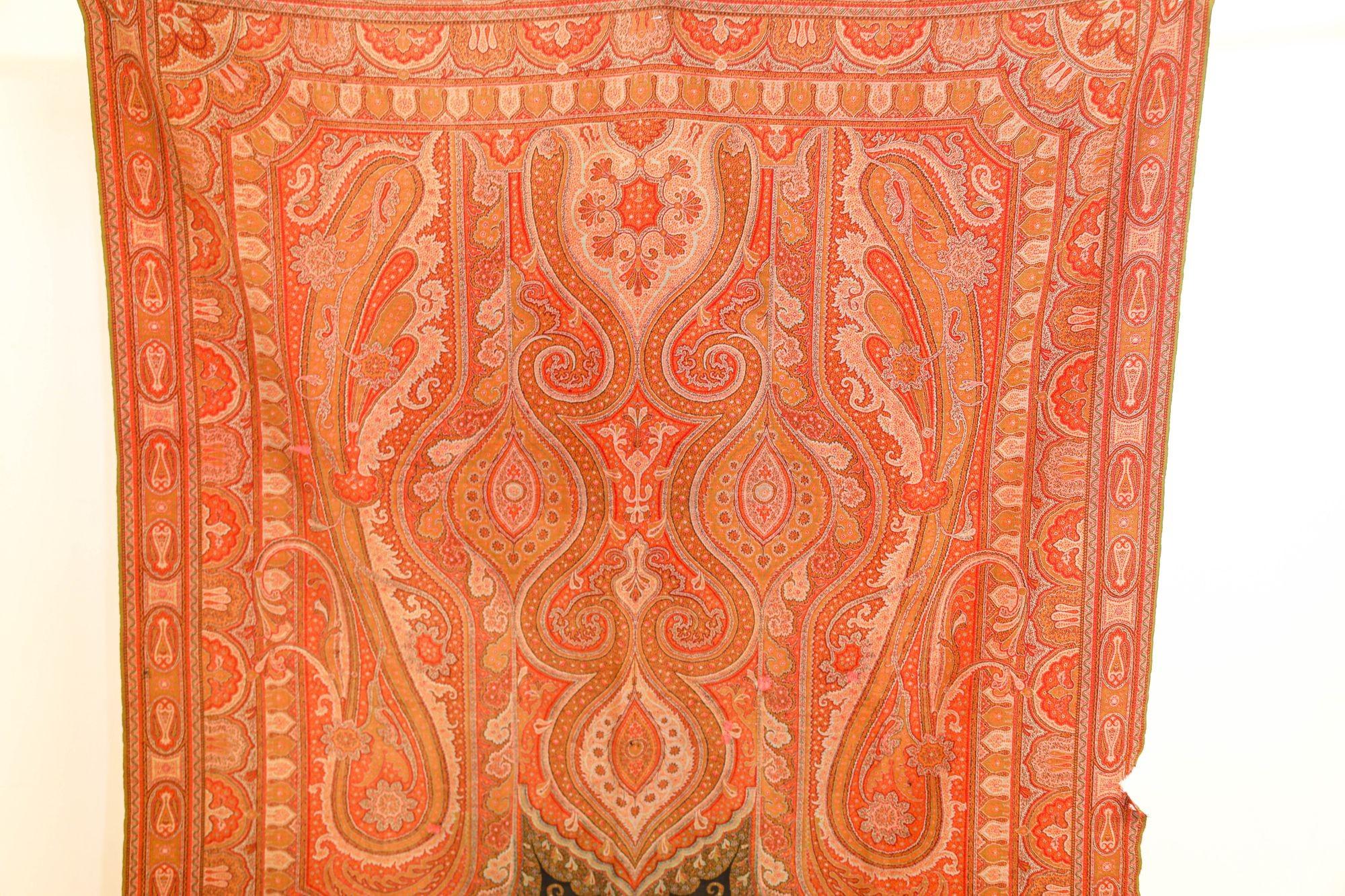 Scialle tessile asiatico Kashmir Paisley tessuto a mano 1850-1890 in vendita 7