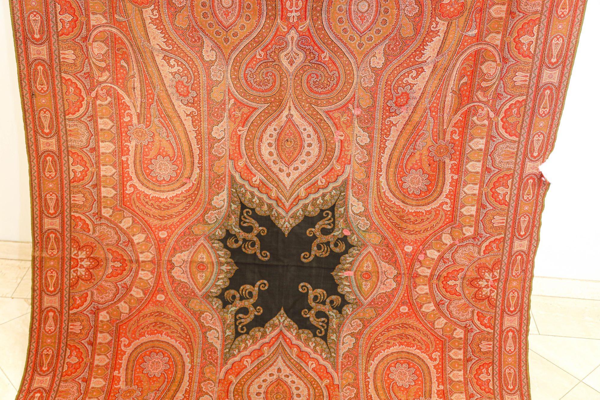 Scialle tessile asiatico Kashmir Paisley tessuto a mano 1850-1890 in vendita 8