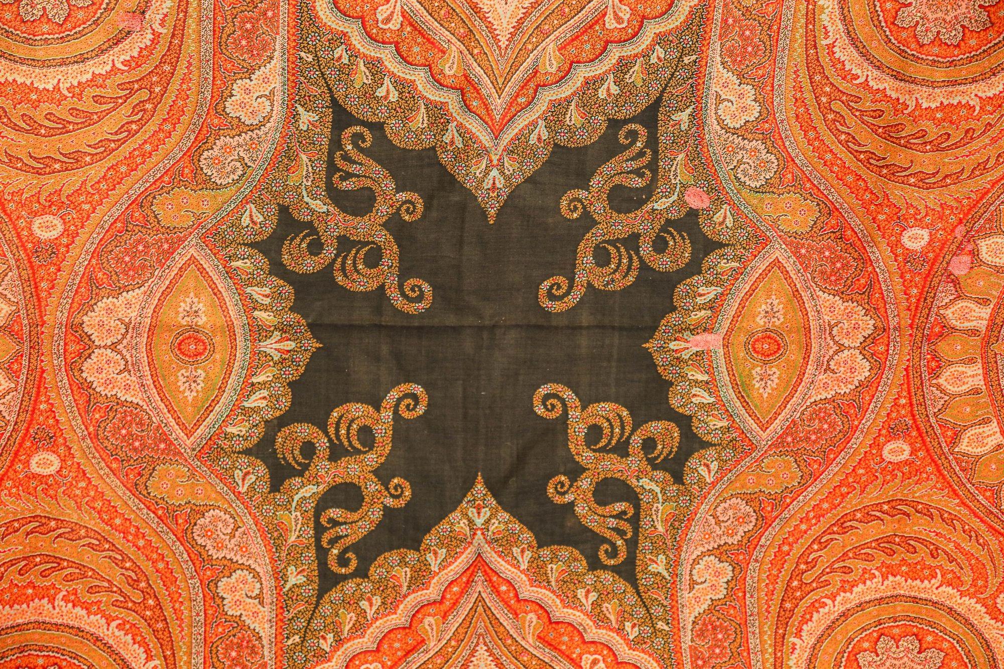 Britannico Scialle tessile asiatico Kashmir Paisley tessuto a mano 1850-1890 in vendita