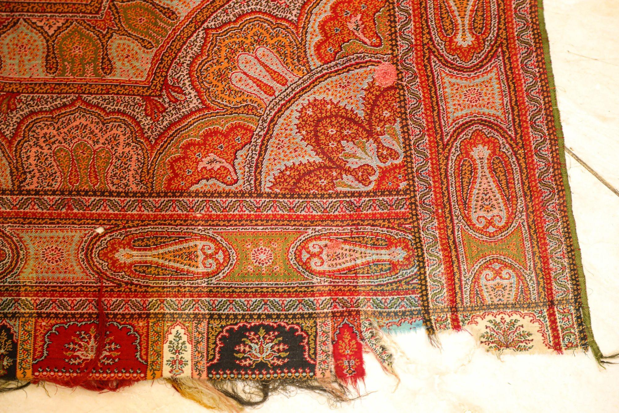 Lana Scialle tessile asiatico Kashmir Paisley tessuto a mano 1850-1890 in vendita