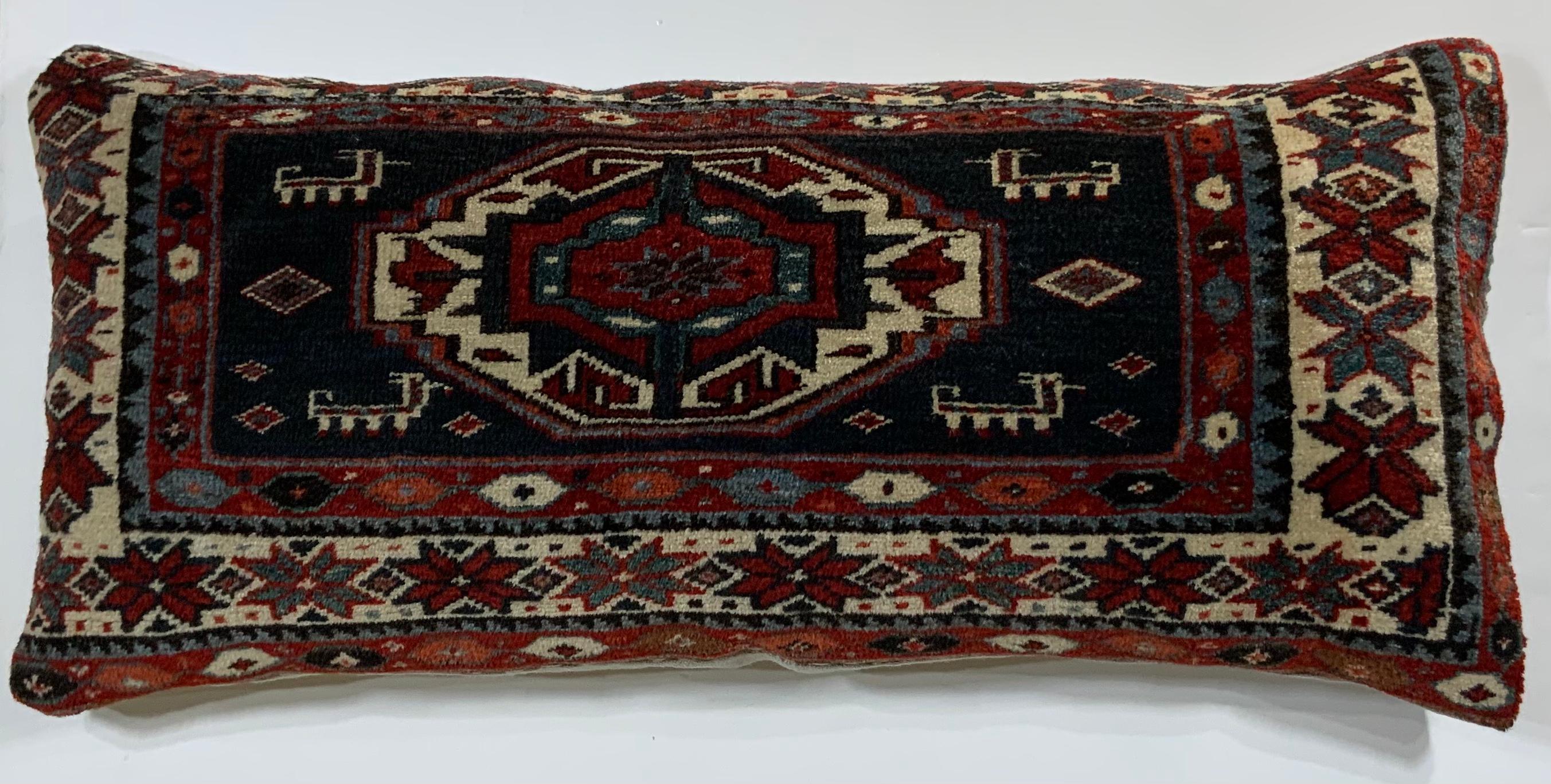 Coussin de tapis Kazak tissé à la main en vente 4