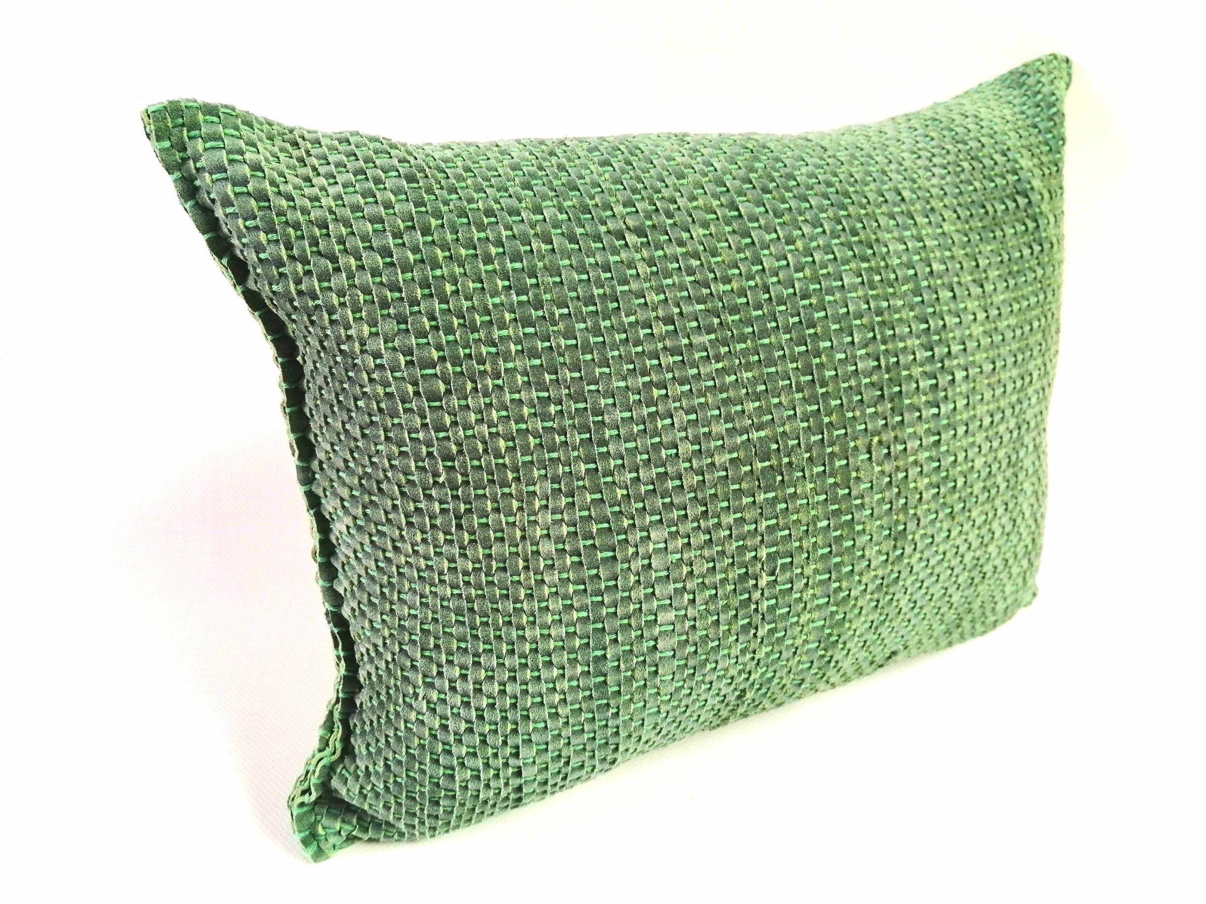Moderne Tissé à la main  Coussin en cuir vert vif de forme oblongue en vente