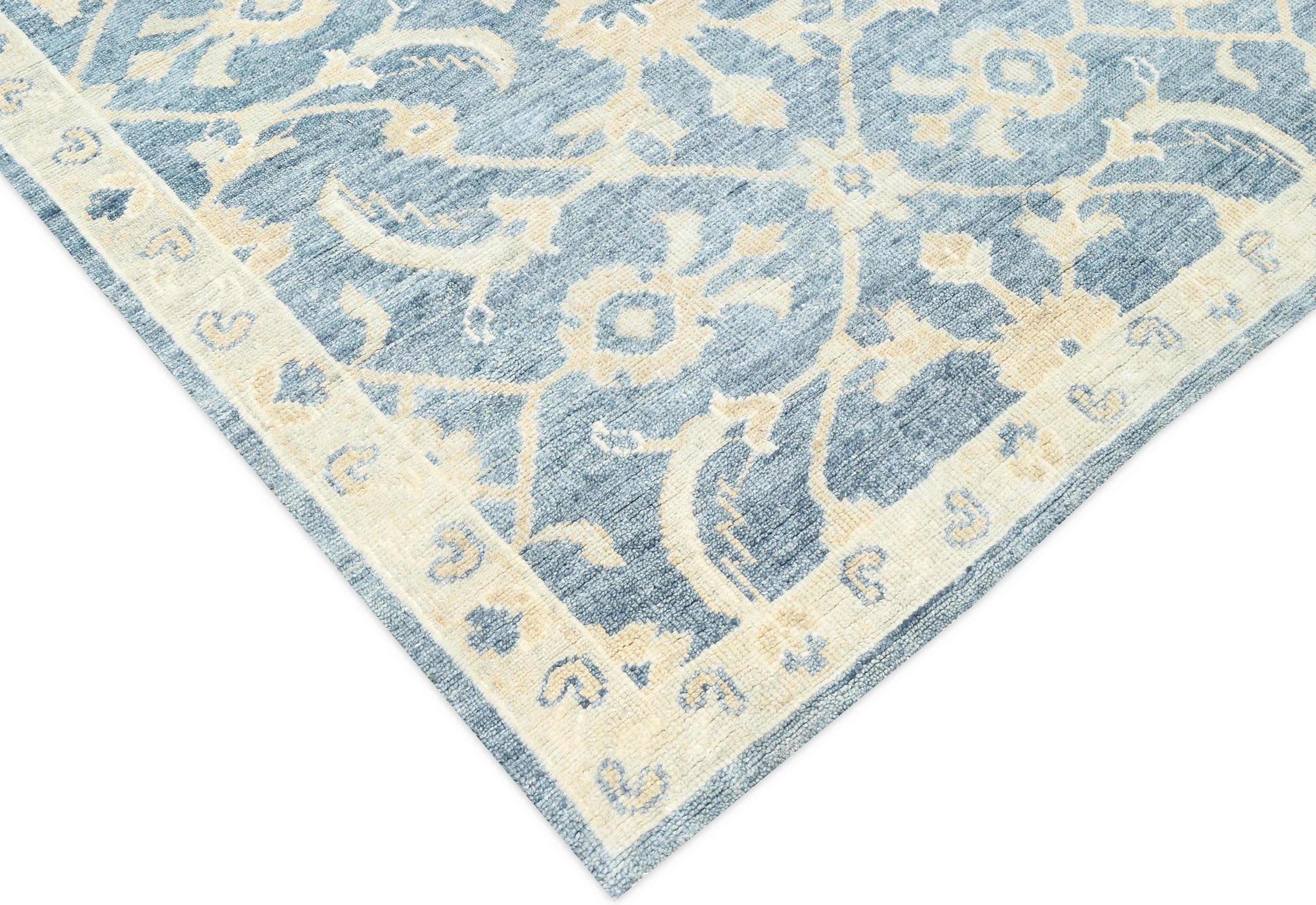 Hand Woven Luxury Blue / Beige Area Rug In New Condition For Sale In Secaucus, NJ