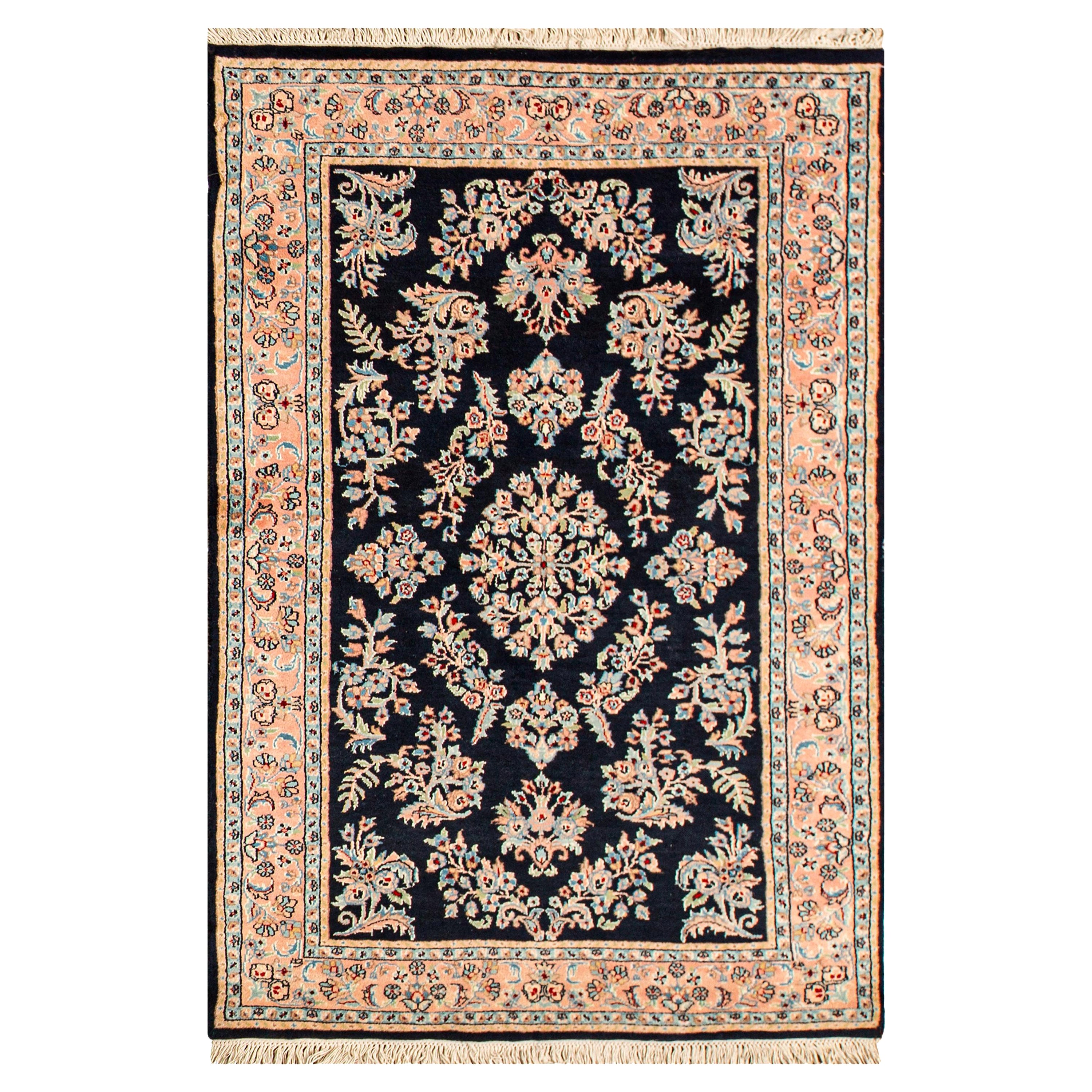 Tappeto di lusso in lana intrecciata a mano Navy / Rose Area Rug in vendita