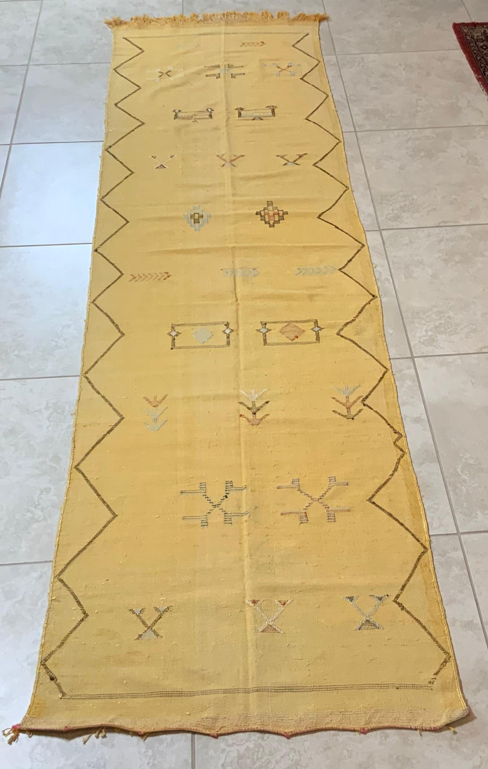 Hand Woven Moroccan Cactus Style Silk Flat-Weave Kilim Runner In Good Condition For Sale In Delray Beach, FL