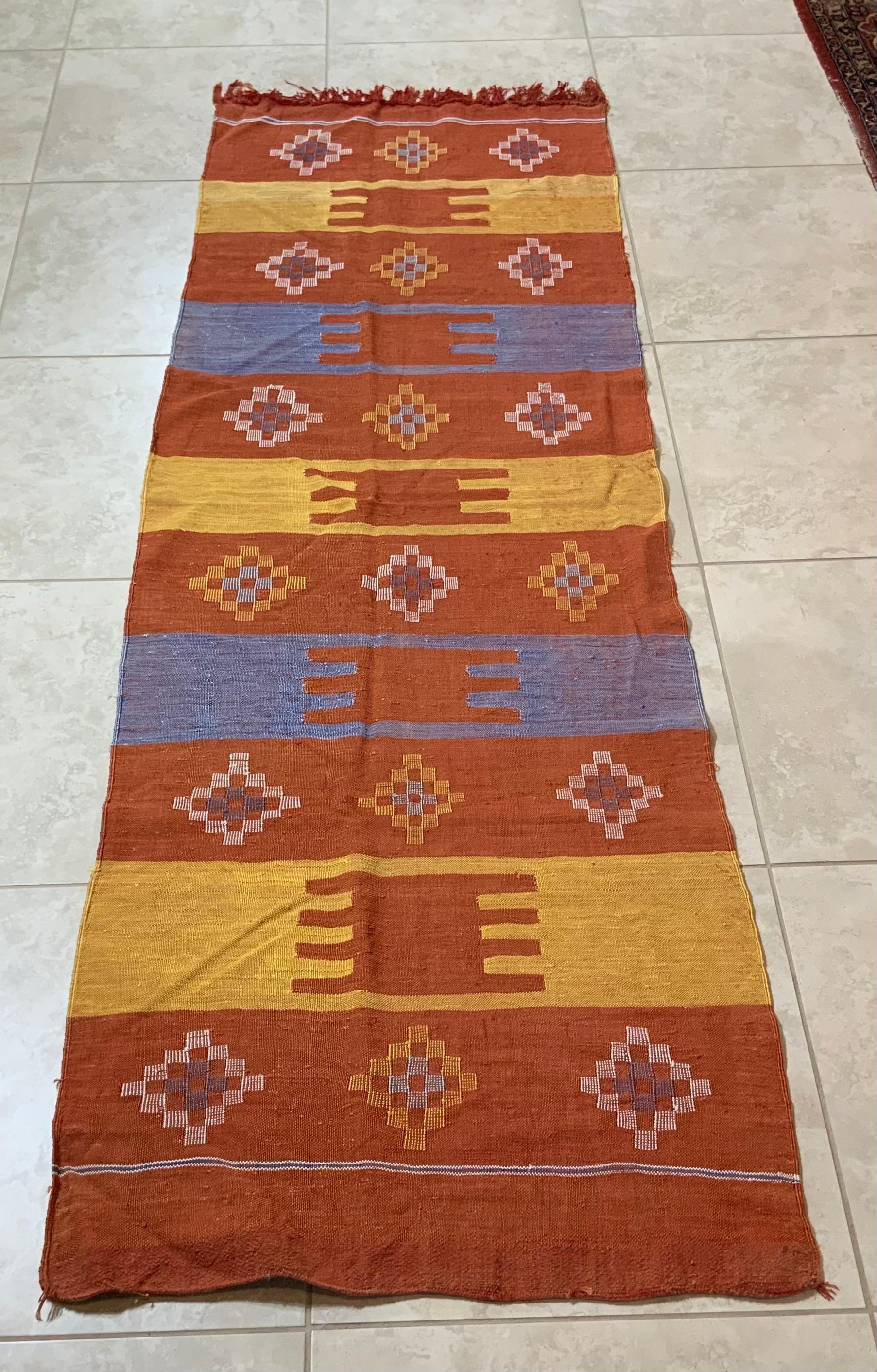 Hand Woven Moroccan Cactus Silk Style Flat-Weave Kilim Runner In Good Condition For Sale In Delray Beach, FL