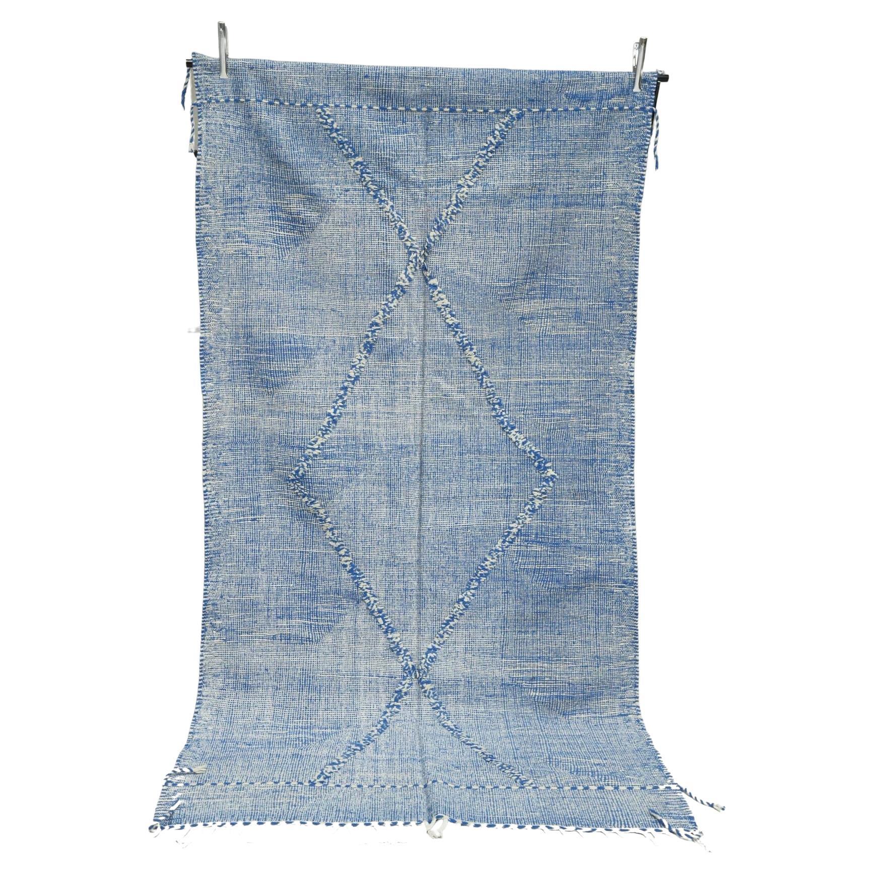 Handgewebter marokkanischer Teppich, blauer Diamant