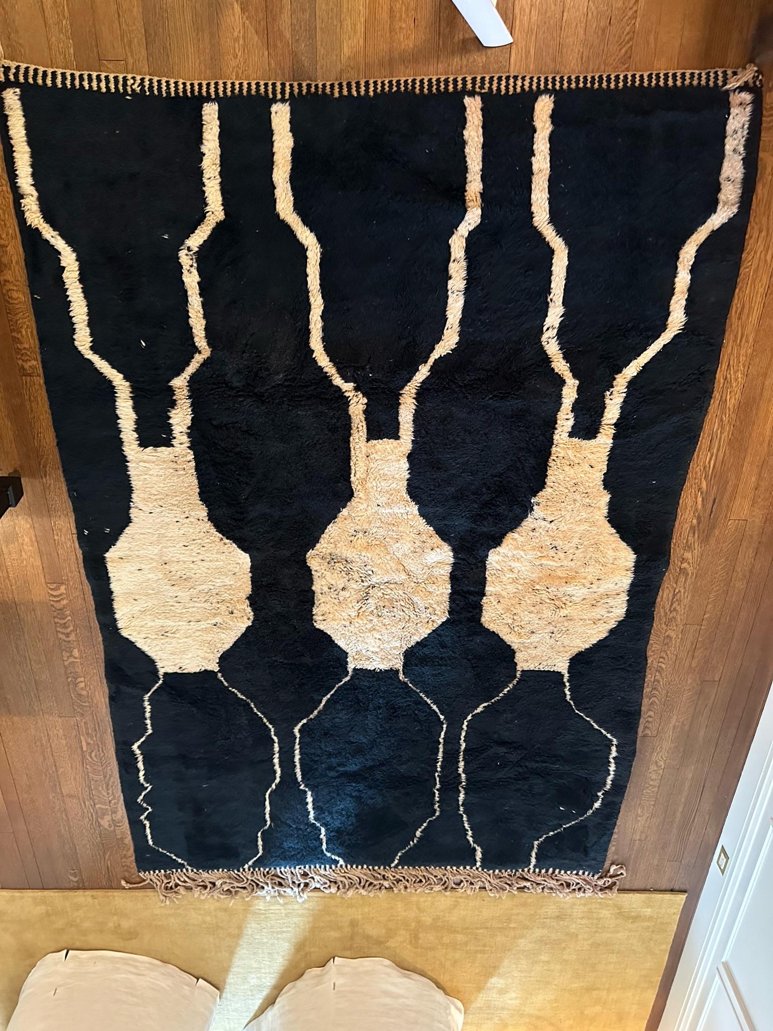 Modern Hand-woven Moroccan Rug For Sale