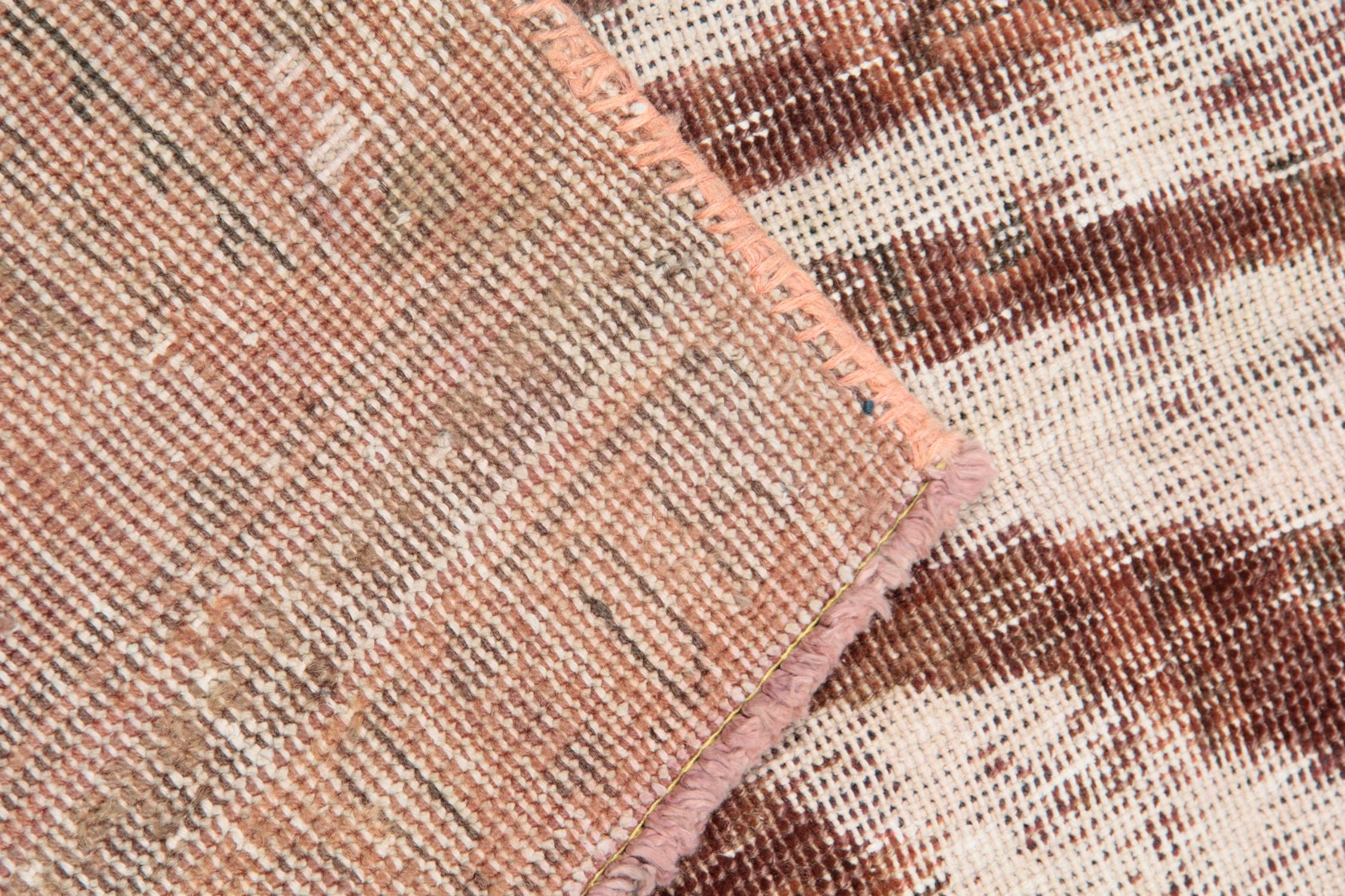 Alfombras turcas orientales vintage tejidas a mano; pintadas a mano en rojo y blanco en Excelente estado para la venta en Wembley, GB
