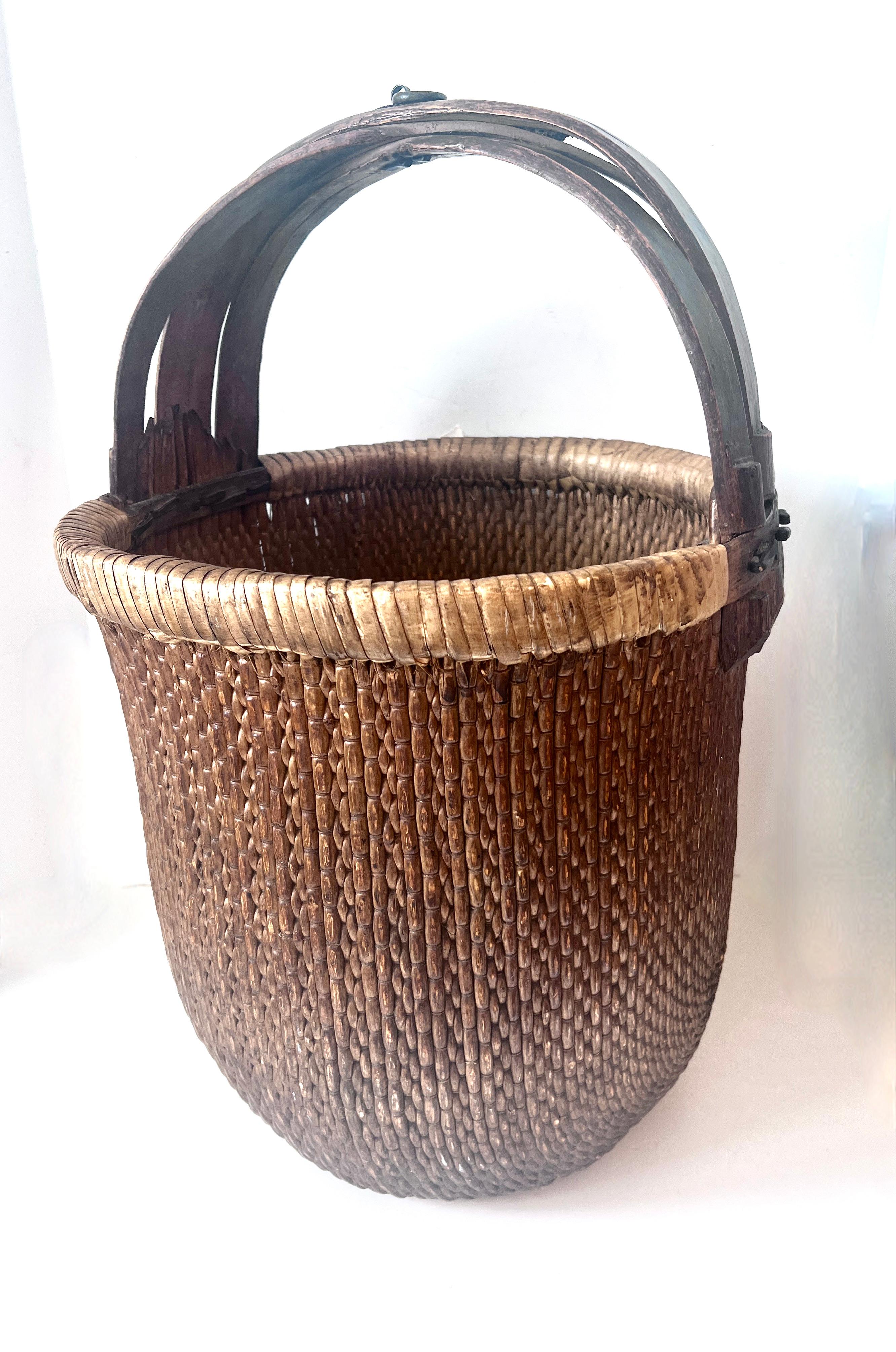 Chinese Hand Woven Rice Basket with Wooden Frame and Handle For Sale