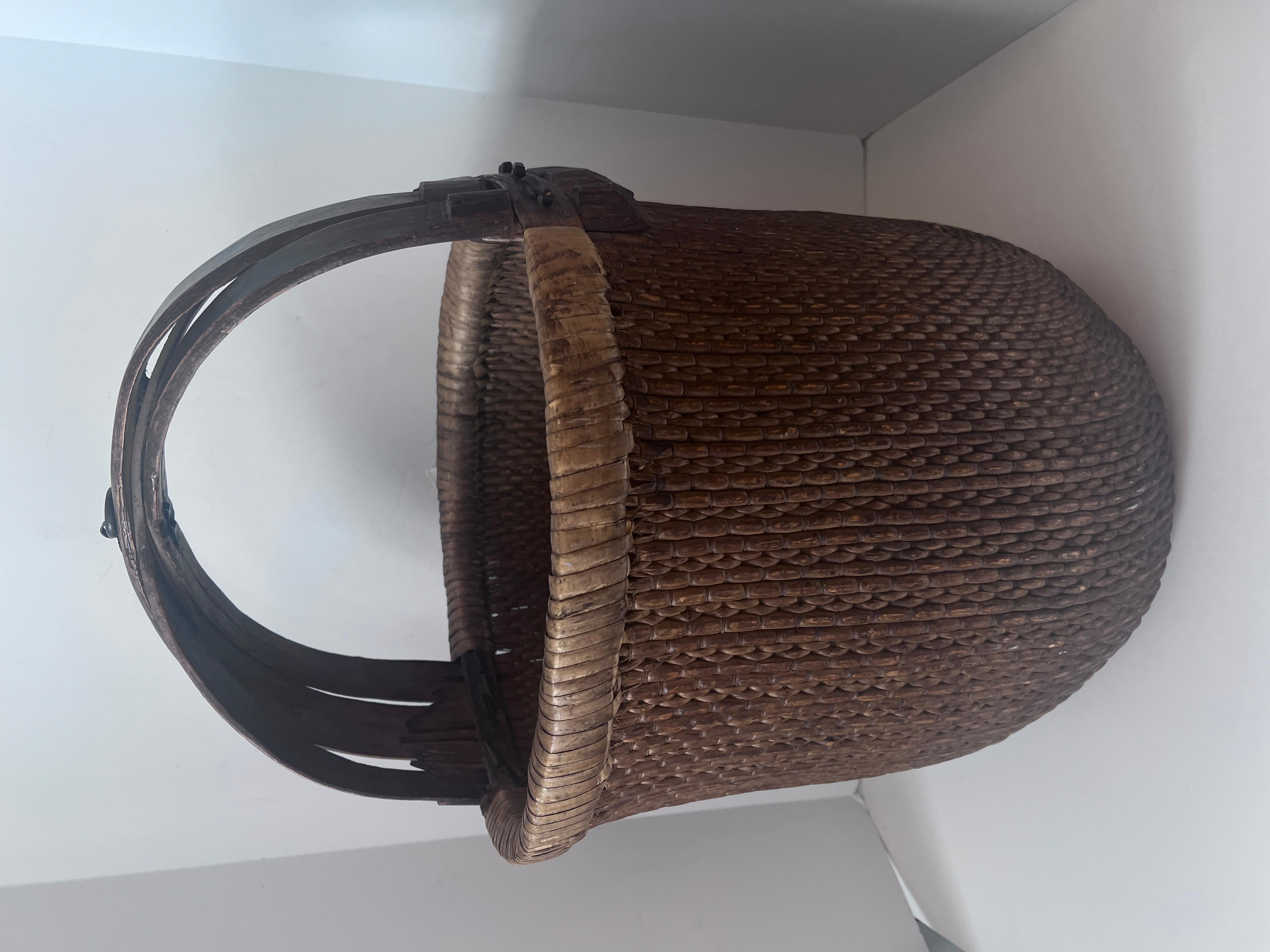 Hand Woven Rice Basket with Wooden Frame and Handle In Good Condition For Sale In Los Angeles, CA