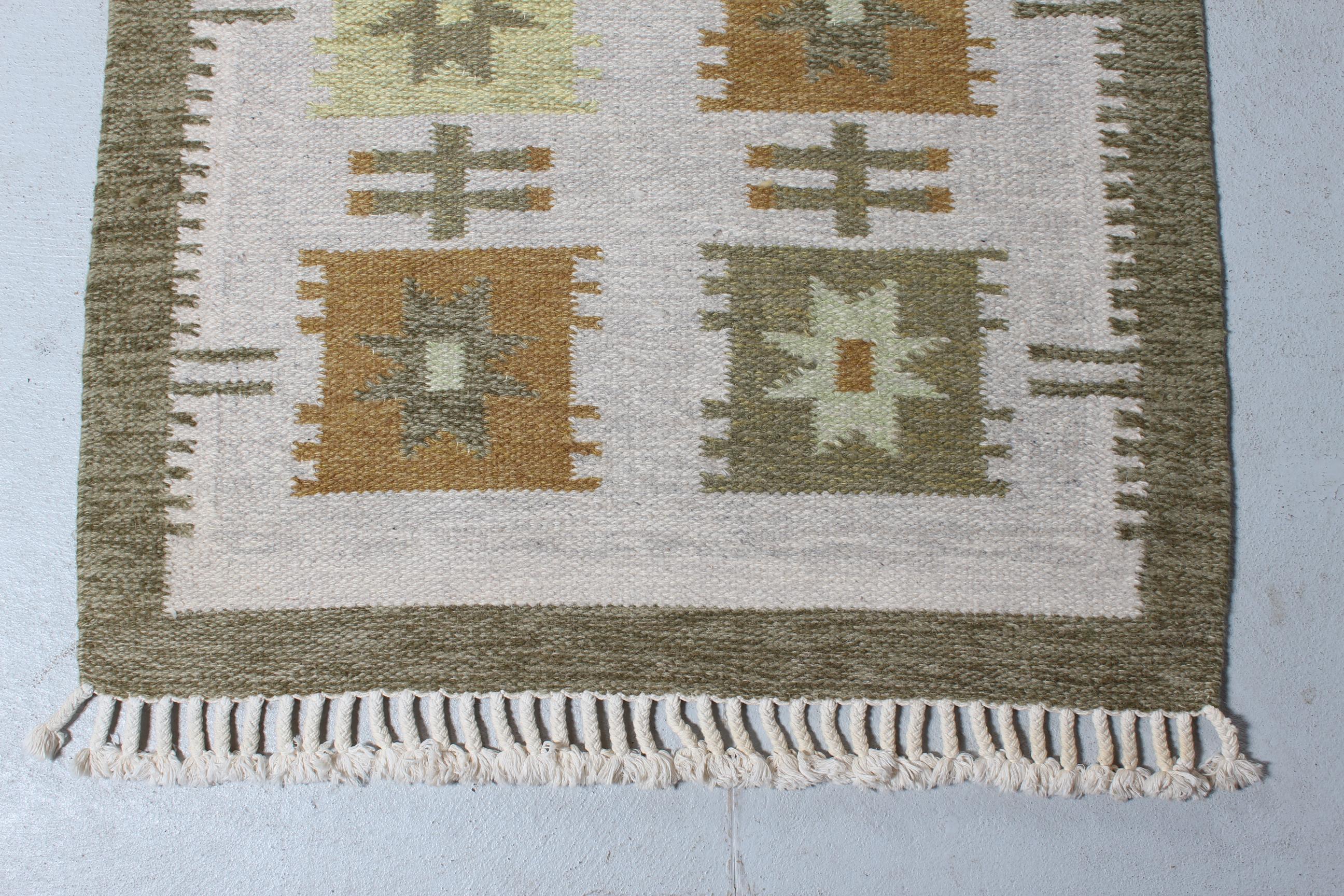 Hand-Woven Hand-woven Röllakan Woolen Rug with Geometric Pattern 1970s Scandinavian For Sale