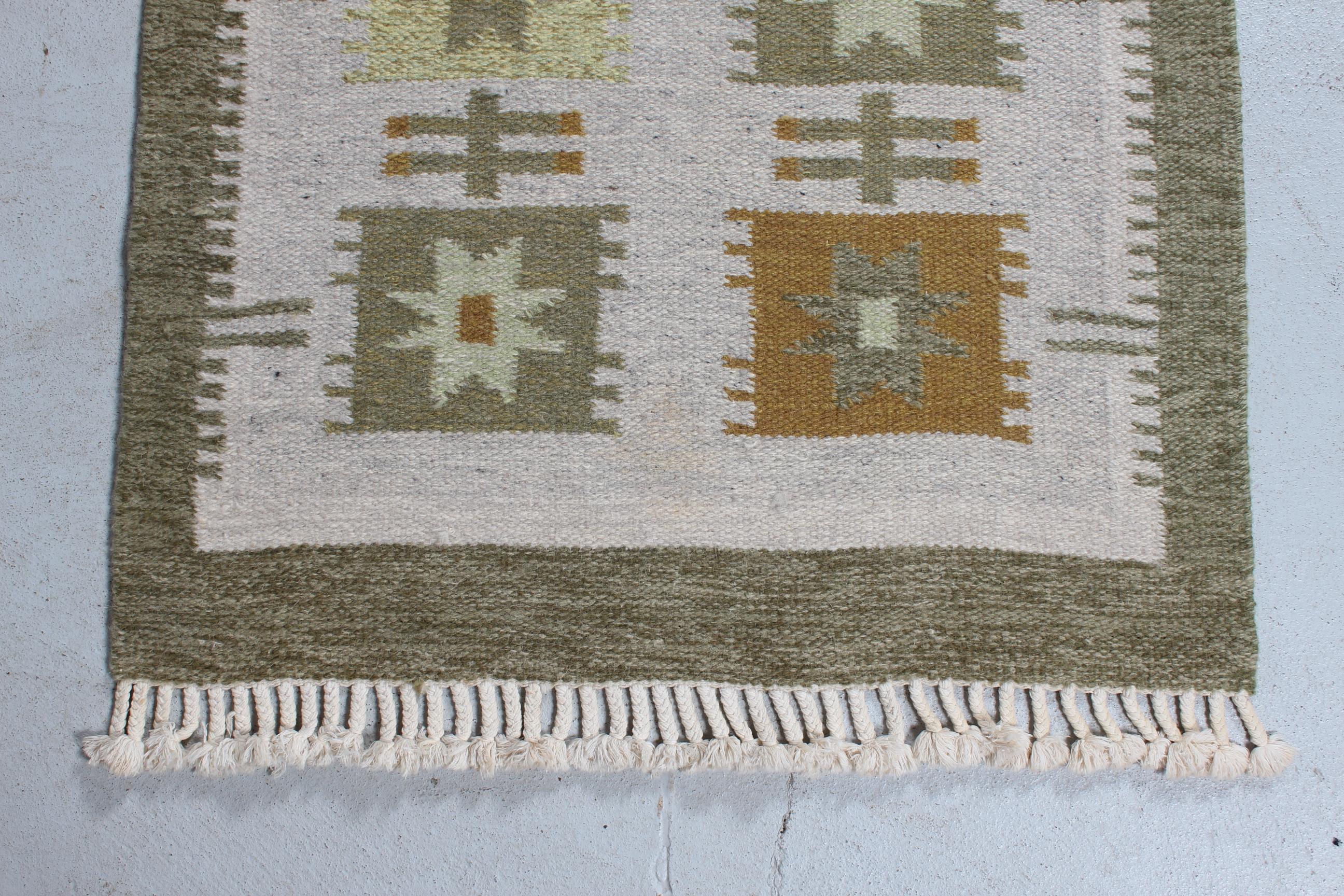 Hand-woven Röllakan Woolen Rug with Geometric Pattern 1970s Scandinavian In Good Condition For Sale In Aarhus C, DK