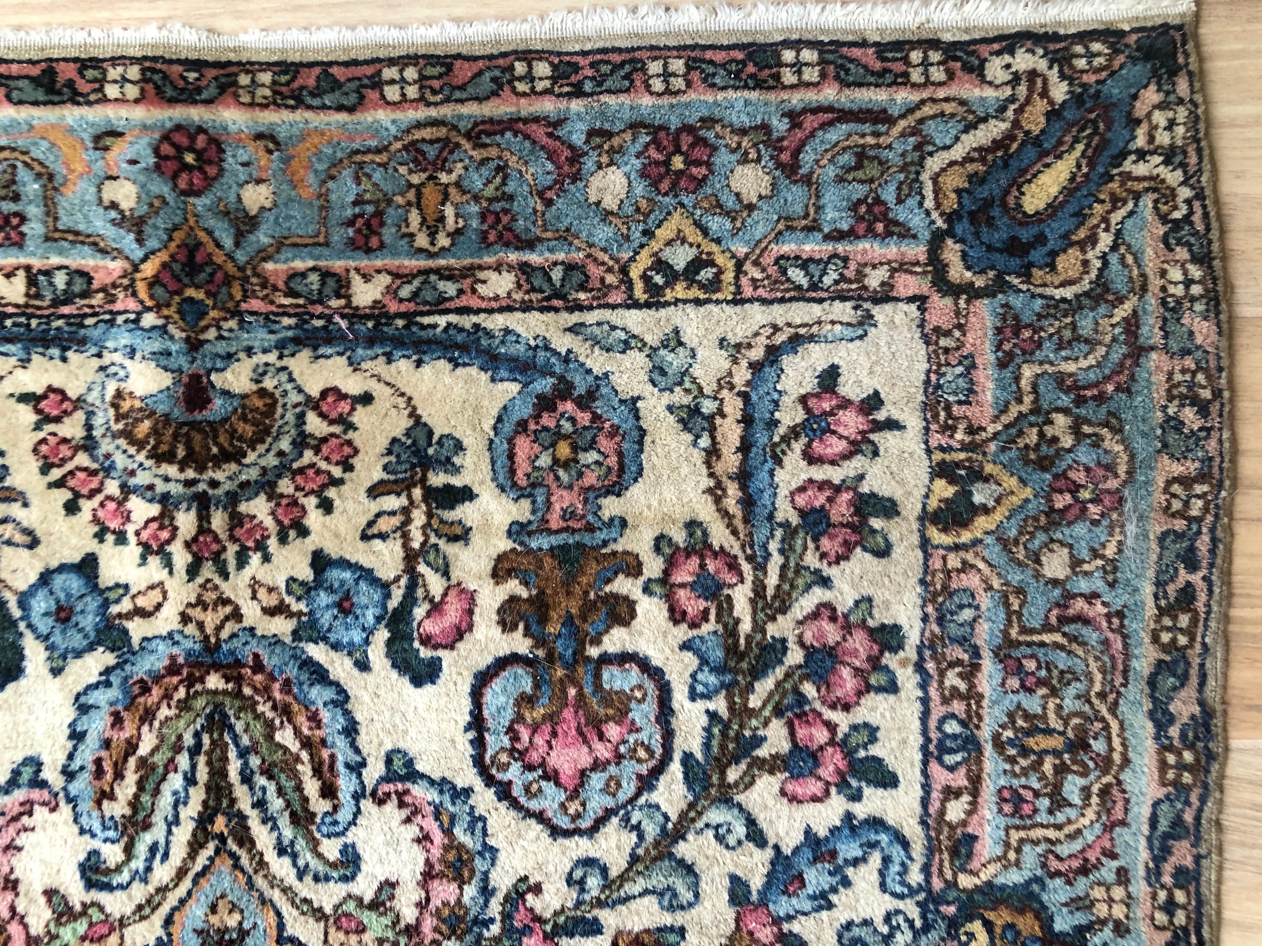 Handwoven Square Fine Wool Persian Rug In Good Condition In Delray Beach, FL