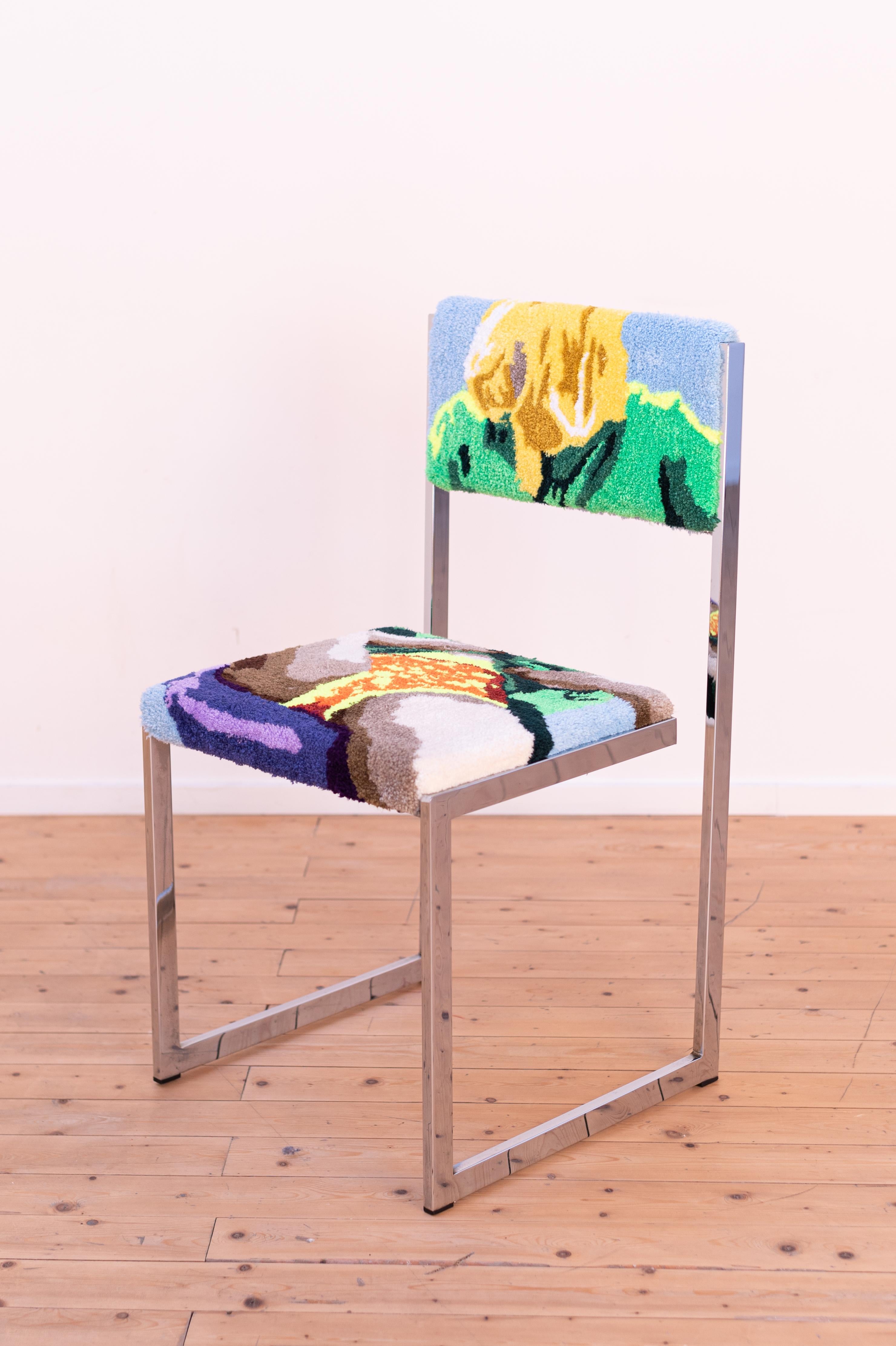 Textilkünstlerin Martha Samyn (Oudenaarde (BE), 1997-  ) hat für diesen Designstuhl einen einzigartigen 