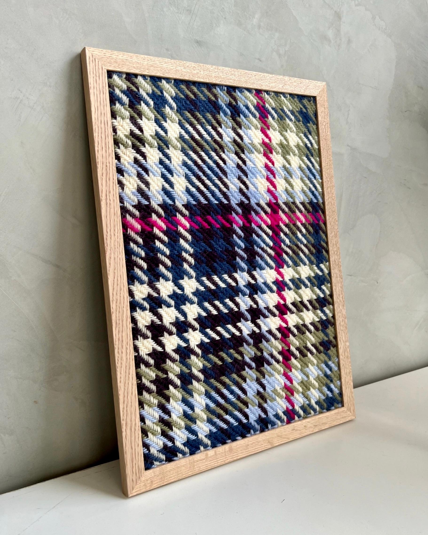 This one-off hand woven panel, with its with its revisited houndstooth tweed pattern, has been specially designed to highlight the qualities of Wensleydale wool.
.
Exceptionally long, supple and silky, this rare wool produces dense, soft and