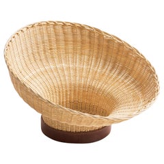 Tasteful Handwoven Wicker and Leather Centerpiece 'Mawa' Made in Italy