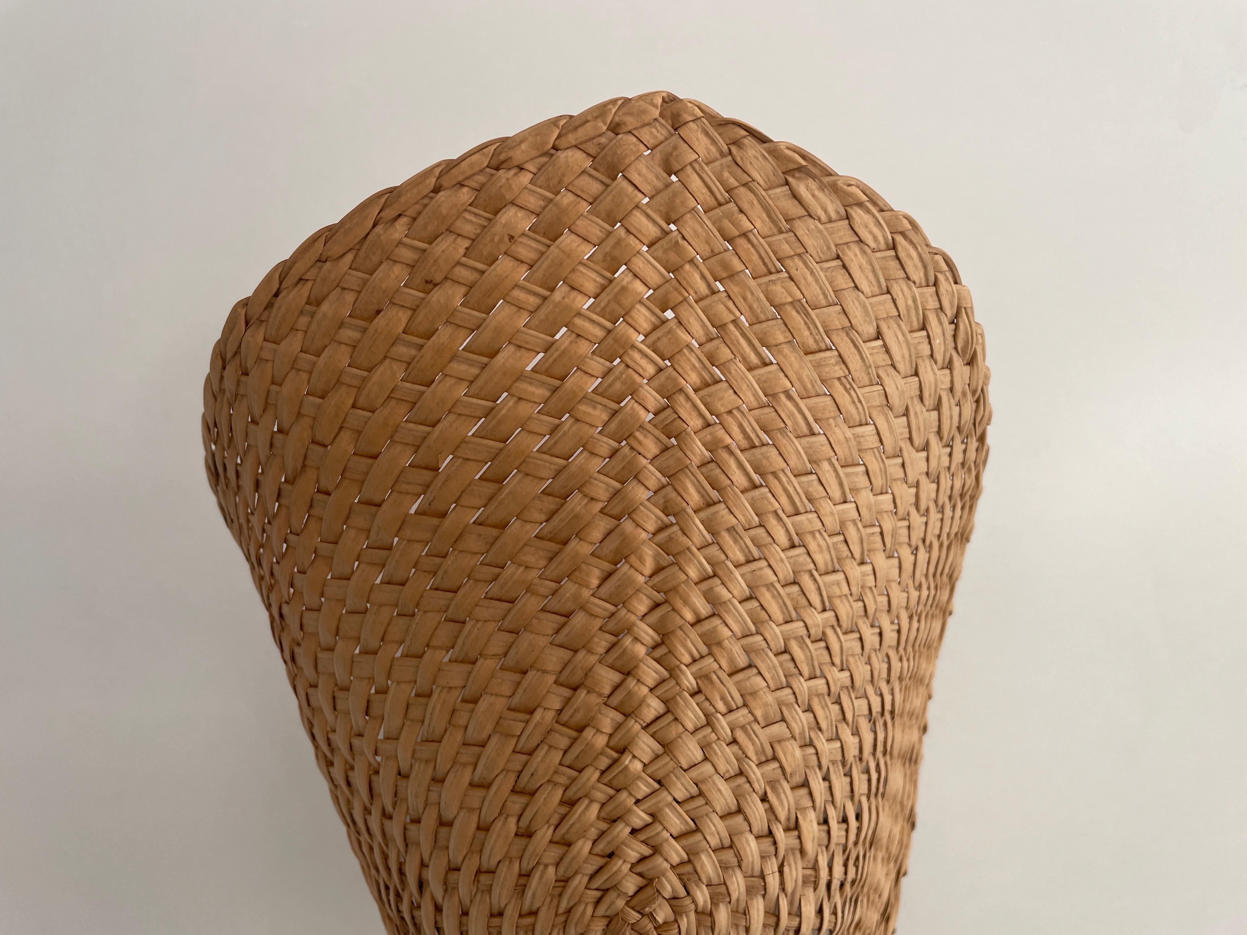 Hand-woven Wicker Palmate Leaf Design Single Sconce, 1960s, Germany In Excellent Condition For Sale In Hagenbach, DE