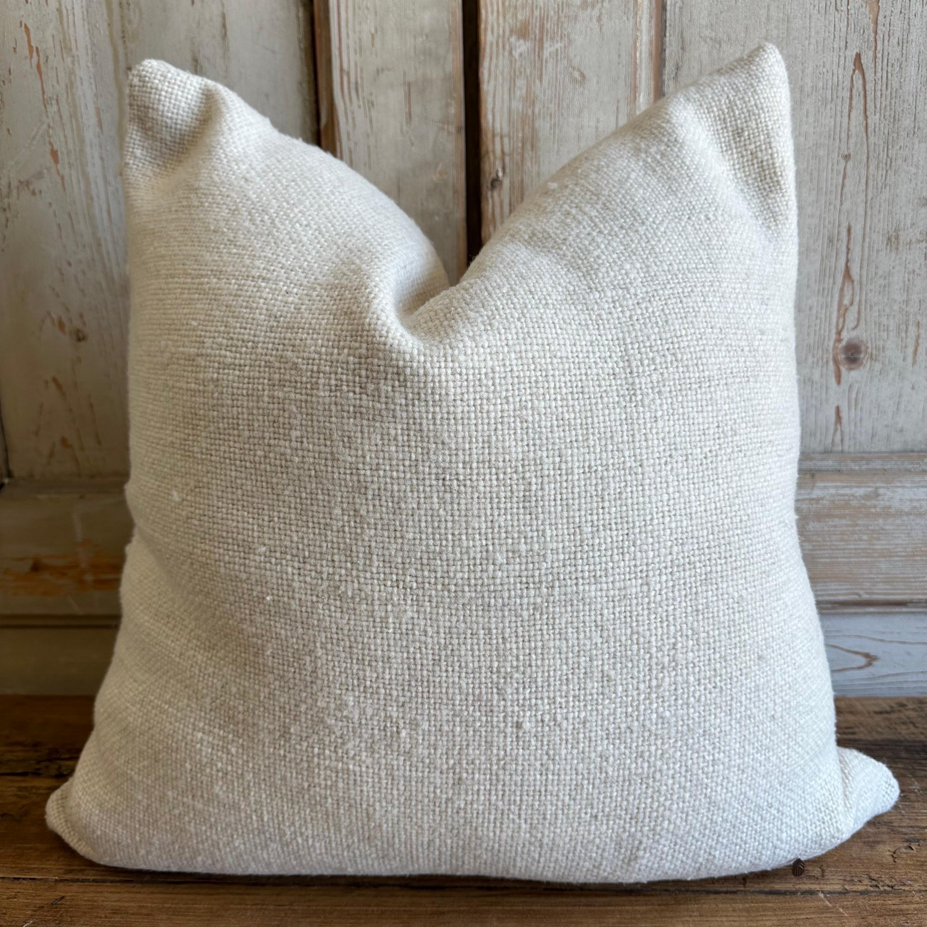 Hand Woven Wool Accent Pillow in Off White For Sale 2
