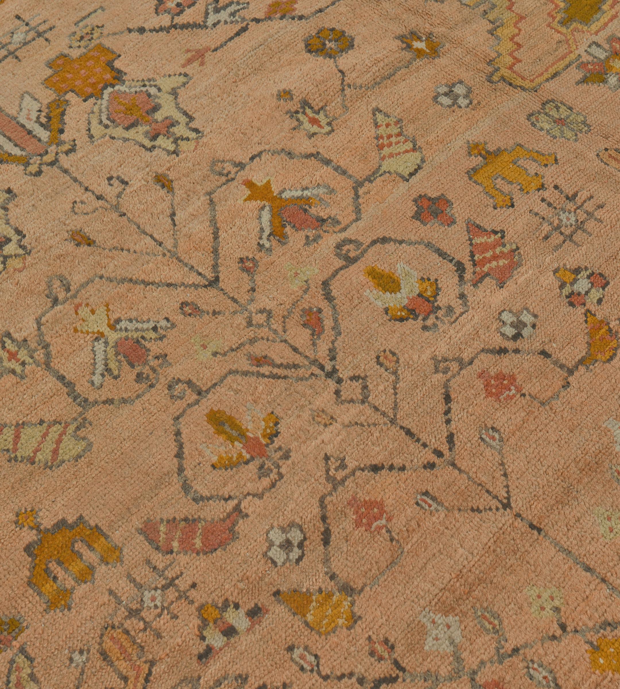Turco Tappeto Anatolian Oushak tessuto a mano in lana antica CIRCA 1880 con fiori rosa in vendita