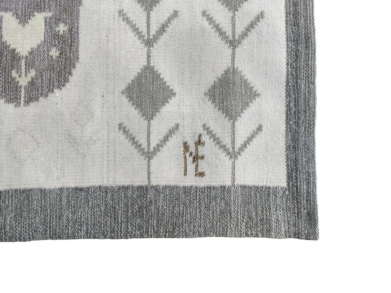Handgewebter Wollteppich Stilisierte Vögel und Tulpen - Eva Nemeth Monogramm (Late 20th Century) im Angebot