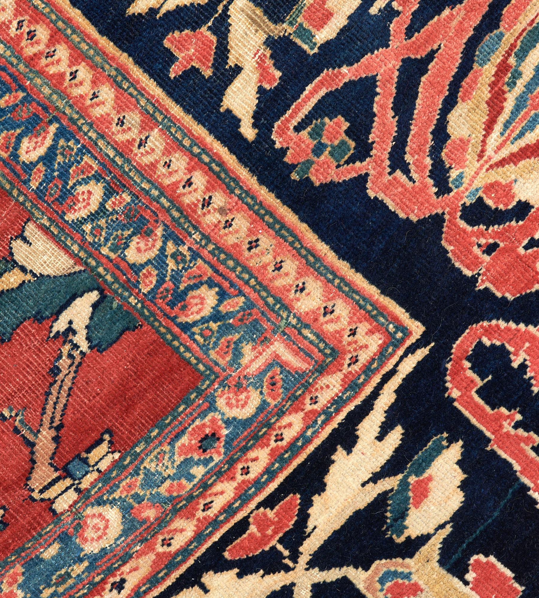 Tapis Fereghan rouge en laine tissé à la main à la fin du XIXe siècle en Perse occidentale en vente 1