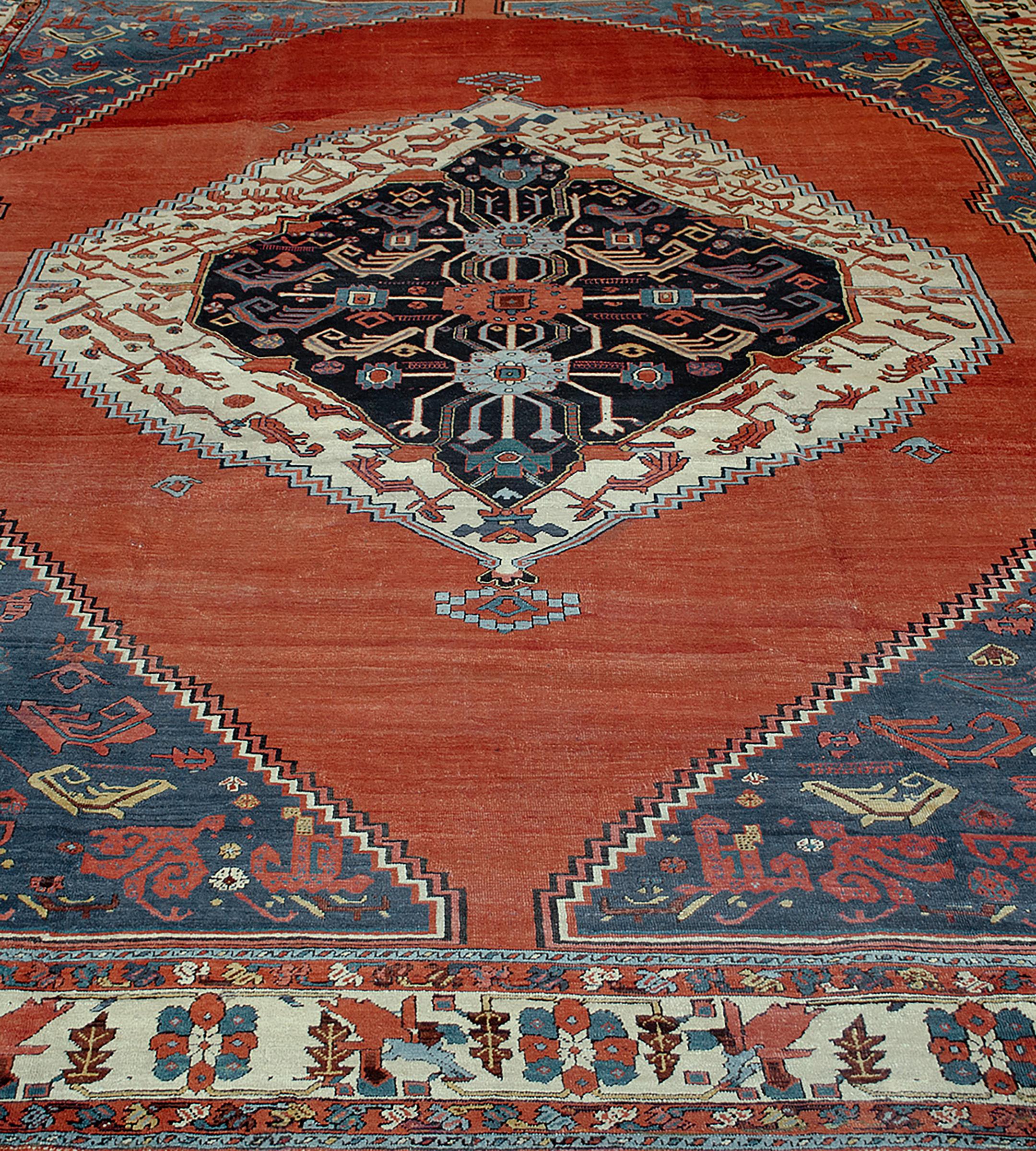 XIXe siècle Tapis Serapi en laine tissé à la main à la fin du 19e siècle dans le nord-ouest de la Perse en vente
