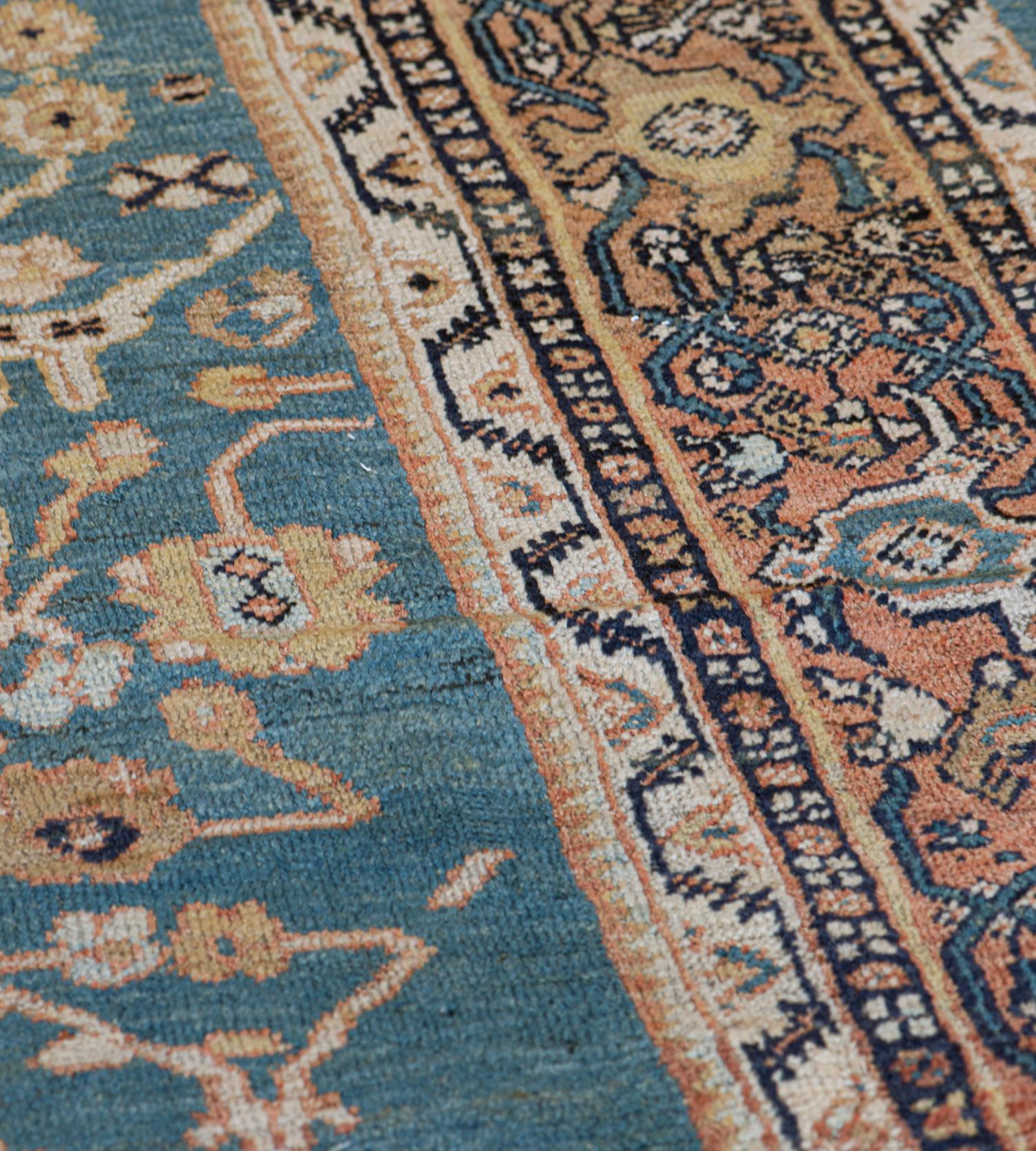 Hand-Woven Wool Persian Sultanabad, circa Late 19th Century For Sale 1