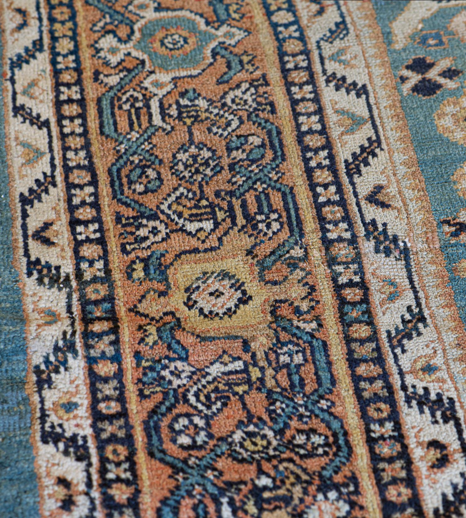 Sultanabad persiano blu floreale in lana tessuto a mano, circa fine XIX secolo In condizioni buone in vendita a West Hollywood, CA